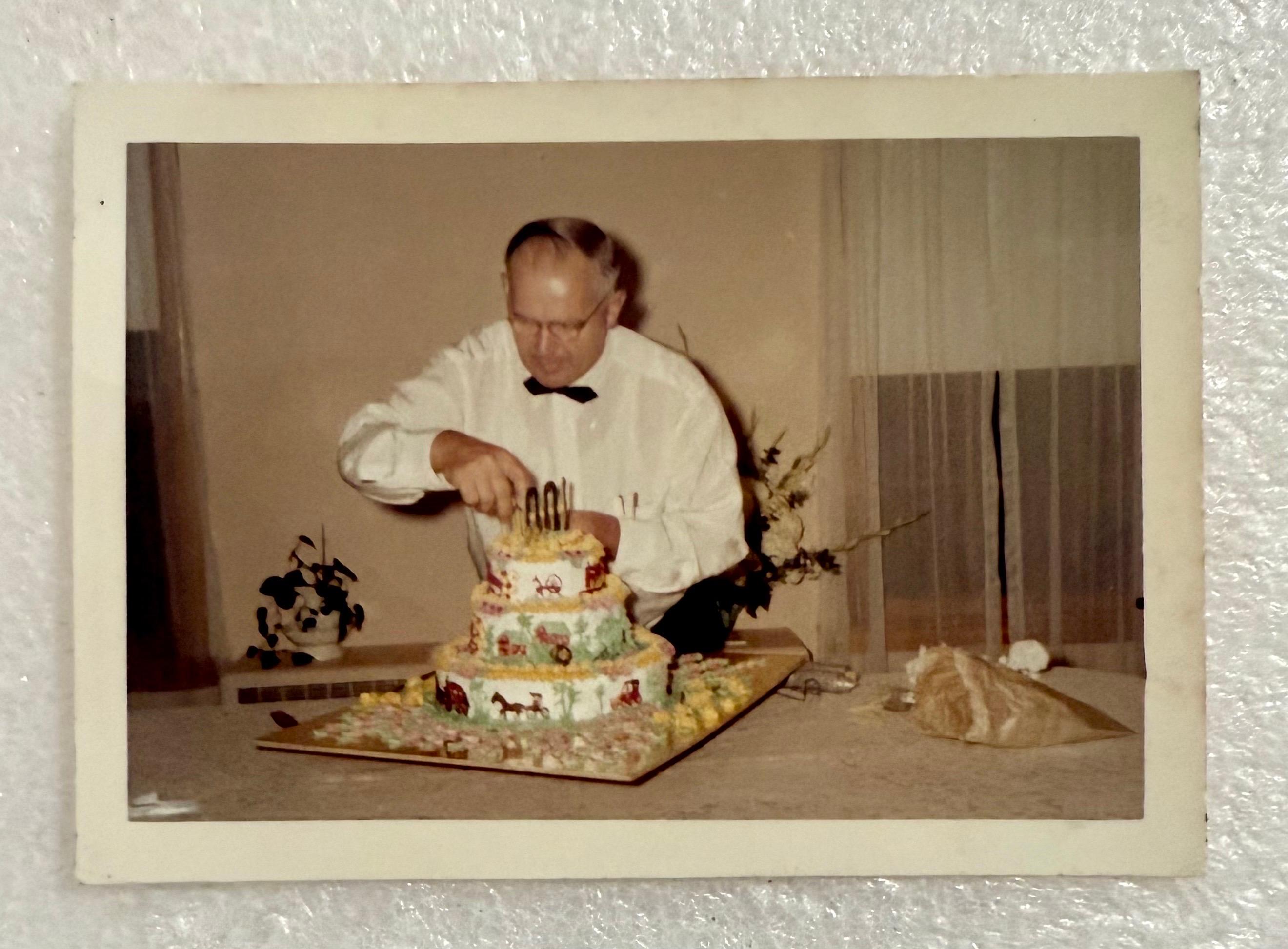 Archivo fotográfico vintage Colección de fotografías de la artista de arte popular Grandma Moses en venta 1