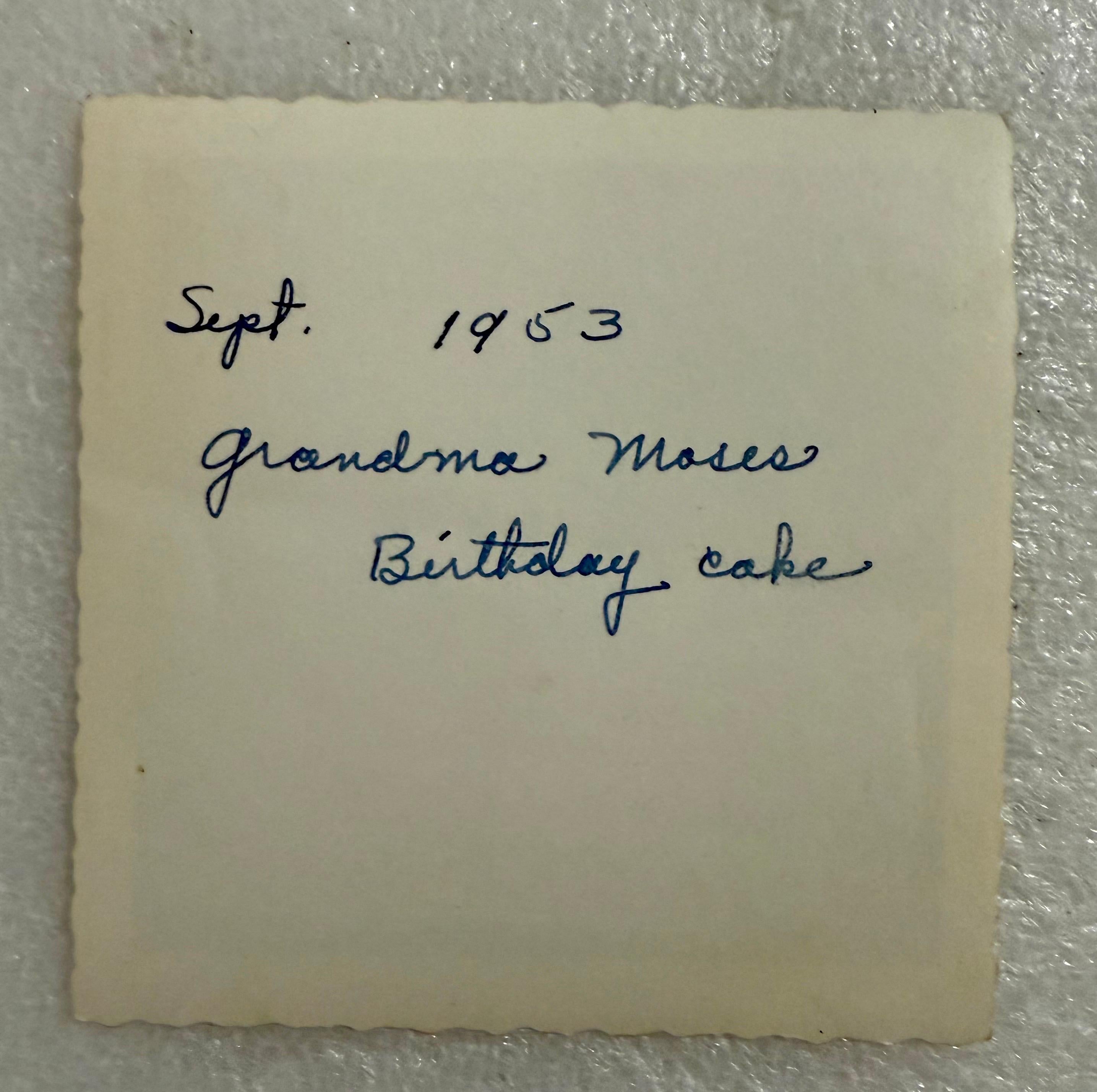 Archivo fotográfico vintage Colección de fotografías de la artista de arte popular Grandma Moses en venta 8