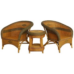 Fauteuils club et table en osier de style français Grange