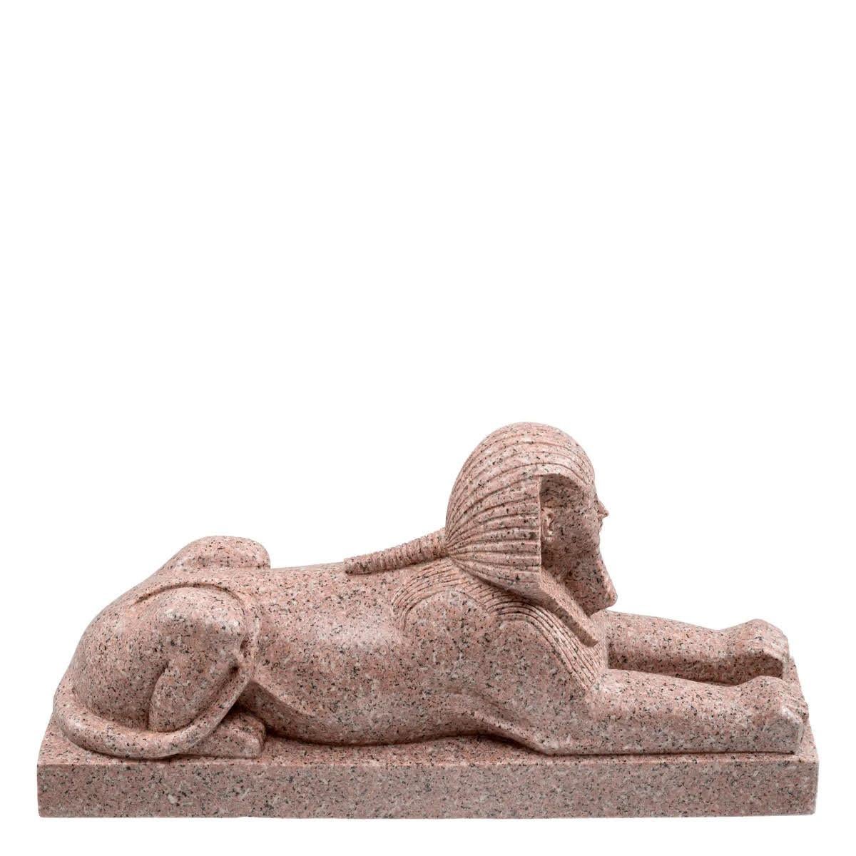 Égyptien Sculpture en granit d'un sphinx au goût de l'Égypte ancienne. en vente