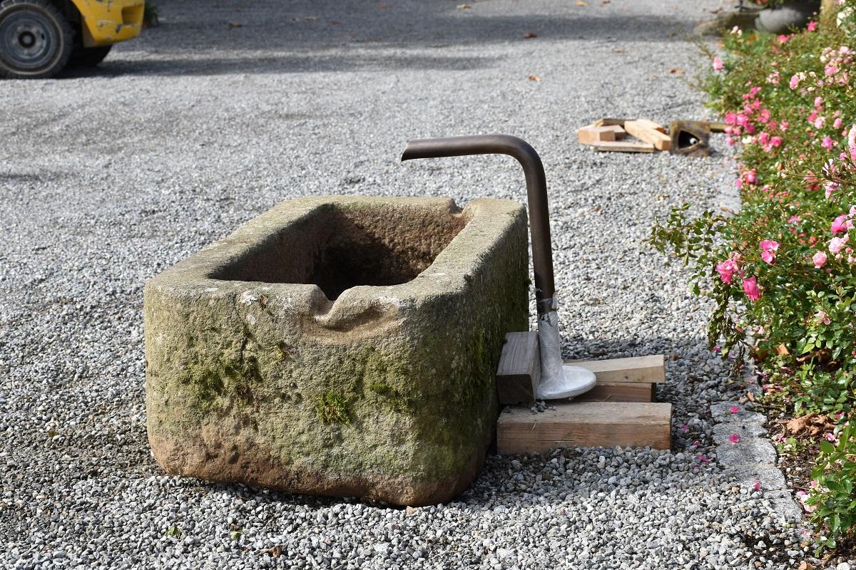 Granite Trough, 18th-19th Century, France In Good Condition For Sale In Gonten, CH