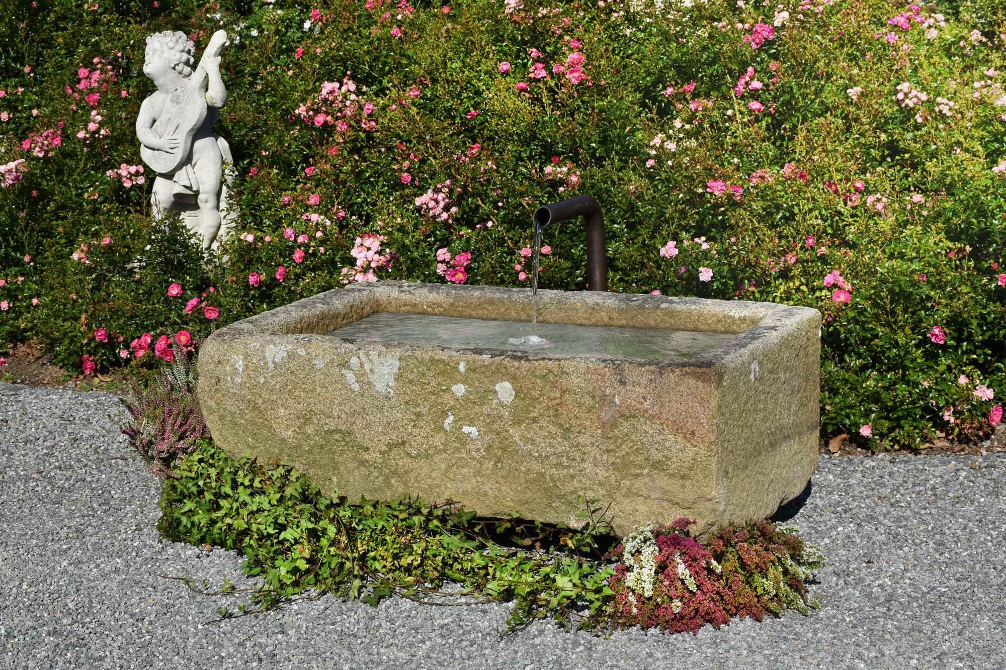 Granite Trough, France, 18th-19th Century In Good Condition For Sale In Gonten, CH