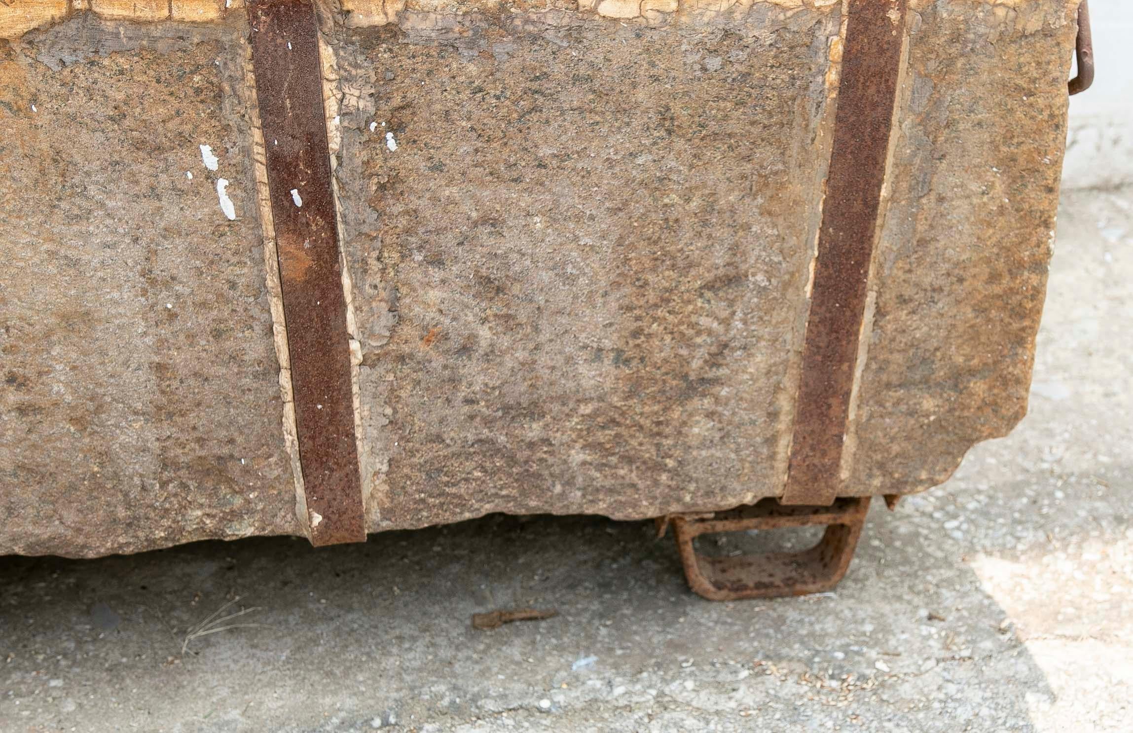 Granite Trough with Iron Protection Structure with Handles and Legs 14