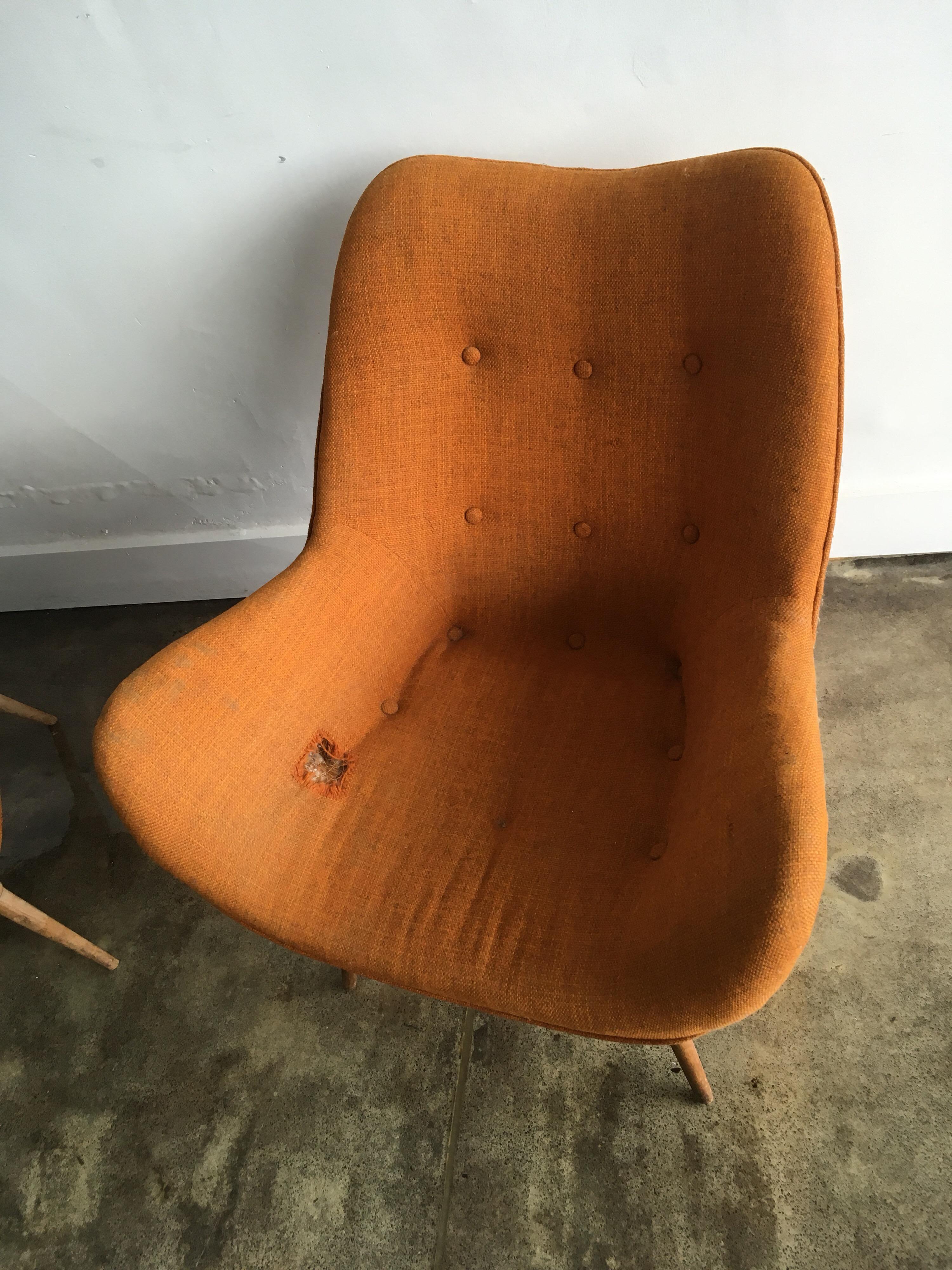 Grant Featherston Pair of B210 TV Contour Chairs, circa 1960s For Sale 1