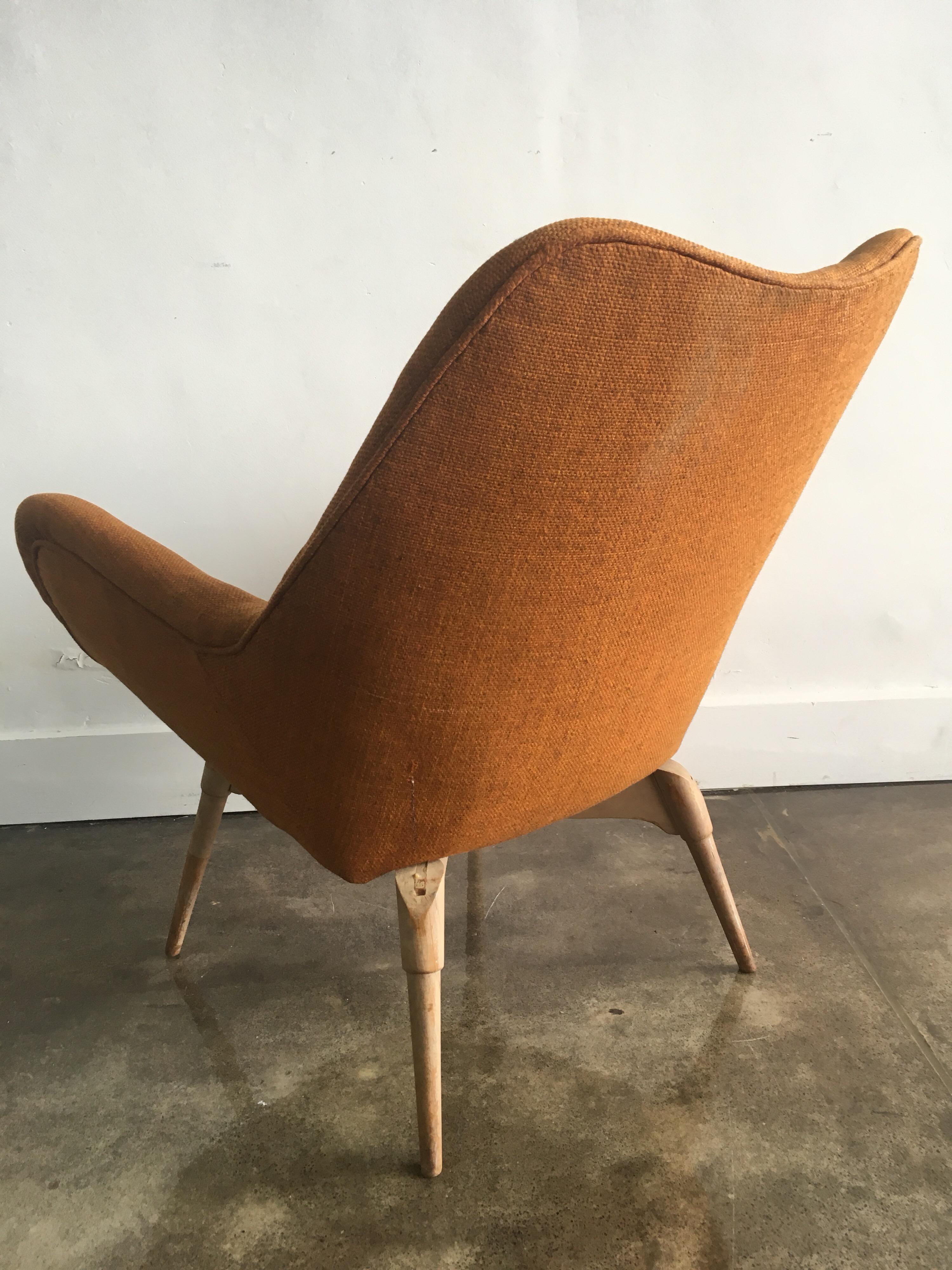 Mid-Century Modern Grant Featherston Pair of B210 TV Contour Chairs, circa 1960s For Sale