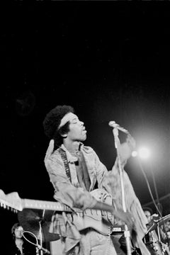 Jimi Hendrix Performing in Harlem, Leaning Back Fine Art Print