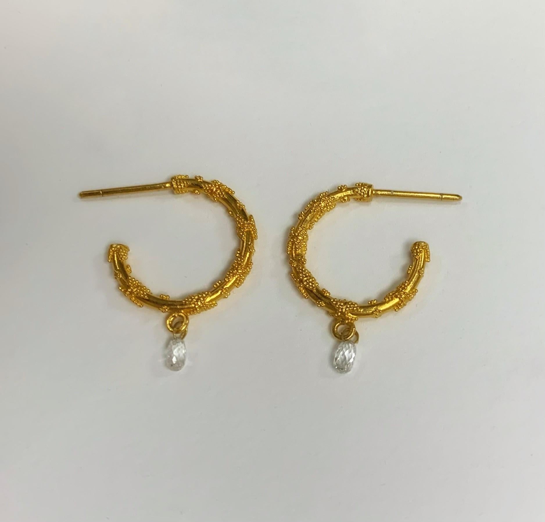 Aros Briolette de Diamantes Granulados de Bali en Oro de 22 Kilates, A2 by Arunashi Corte Briolette en venta