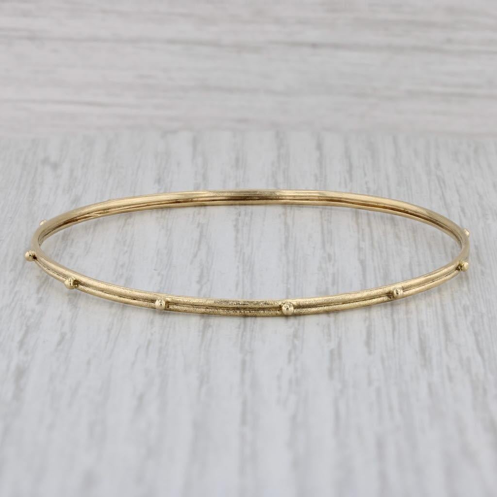 Ce bracelet d'Emily Armenta a une valeur au détail de 2490 $, alors ne passez pas à côté de cette incroyable affaire.

Métal : Or jaune 18k
Poids : 8,2 grammes 
Timbres : Armenta 18kt
Style : Bracelet
Fermeture : Pull Over
Circonférence intérieure :