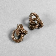 Granuli Groviglio Knot Earrings in Bronze by Lo Studiolo Genève