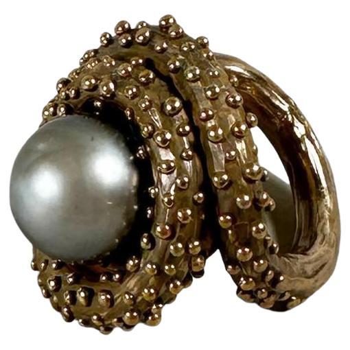 Anello-scultura Granuli Groviglio in bronzo di Lo Studiolo Genève