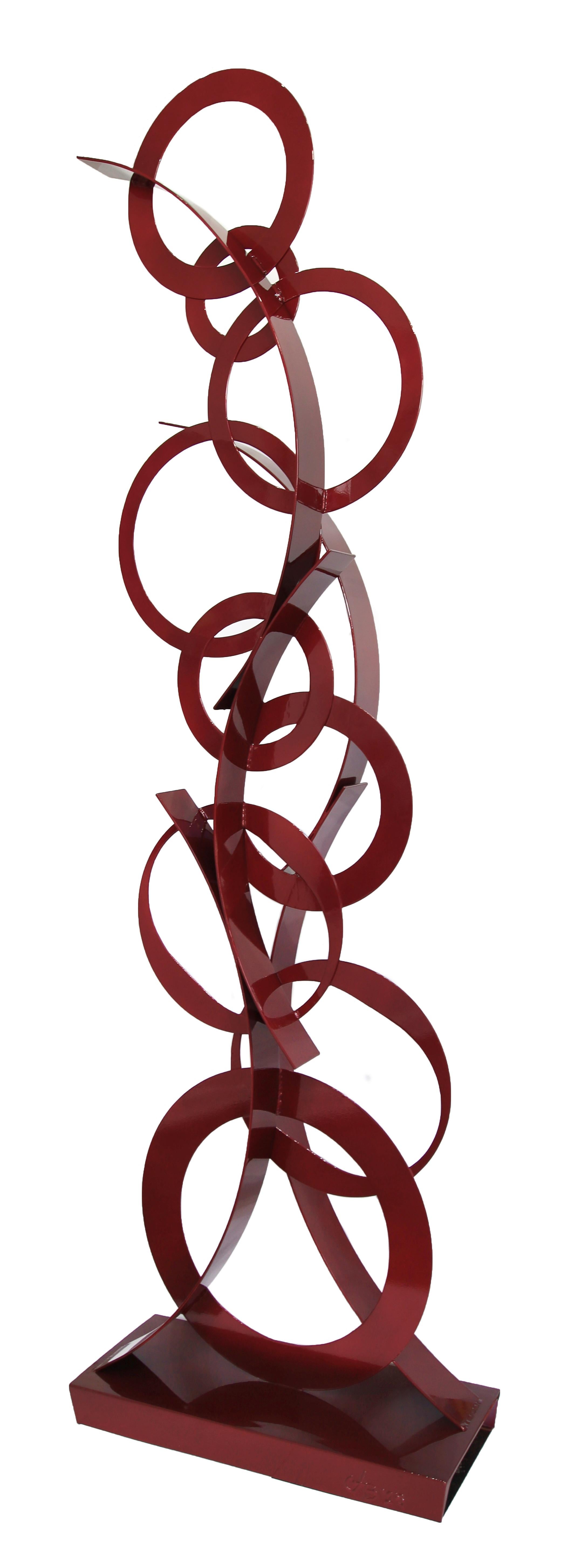 Ispirate alla danza e all'assenza di gravità, le sculture industriali in metallo di Granville Beals riguardano principalmente le relazioni. Interessato alla forma e all'astrazione, non si limita a manipolare i metalli per sfidare le aspettative