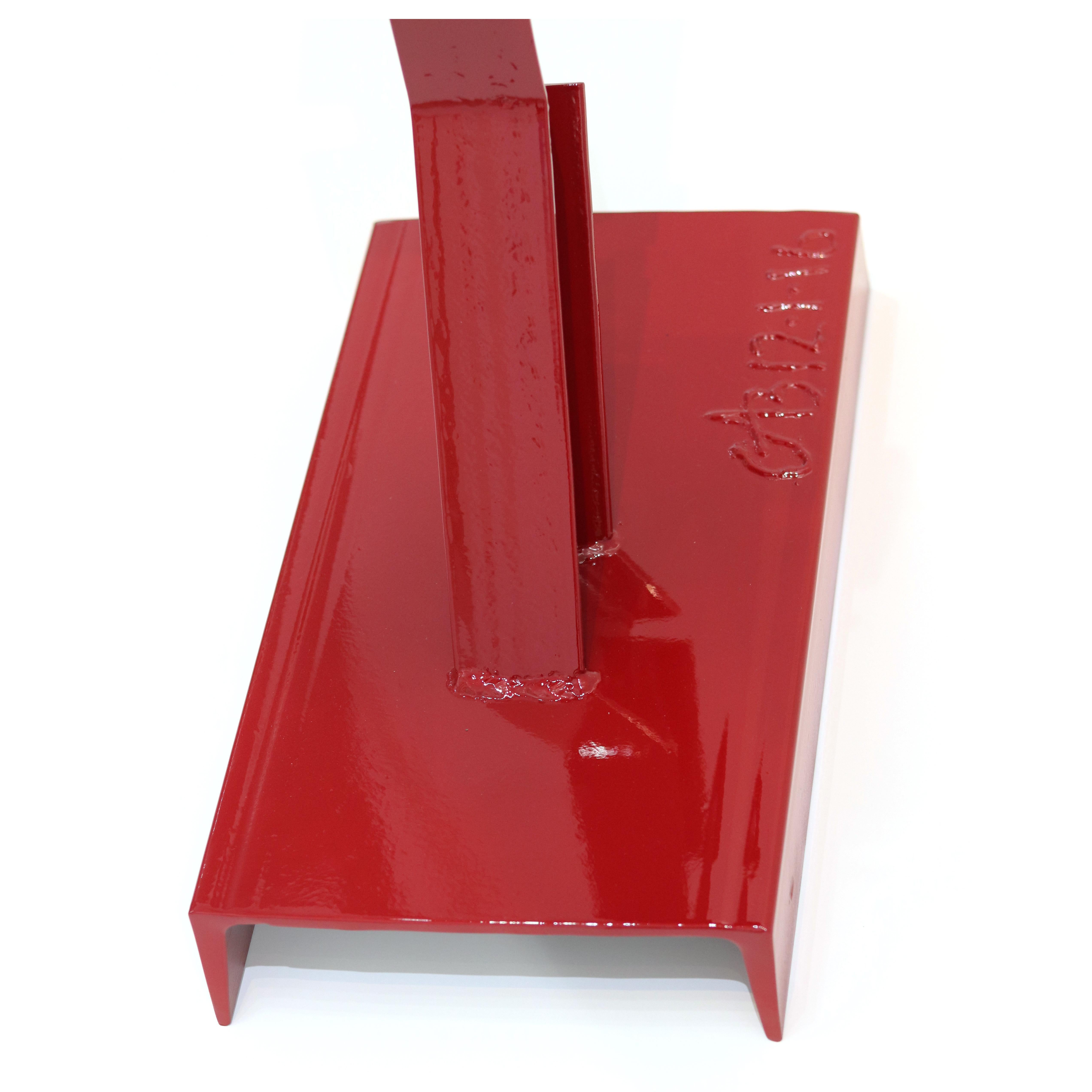 Vine rouge - Grande sculpture géométrique rouge en acier en vente 5