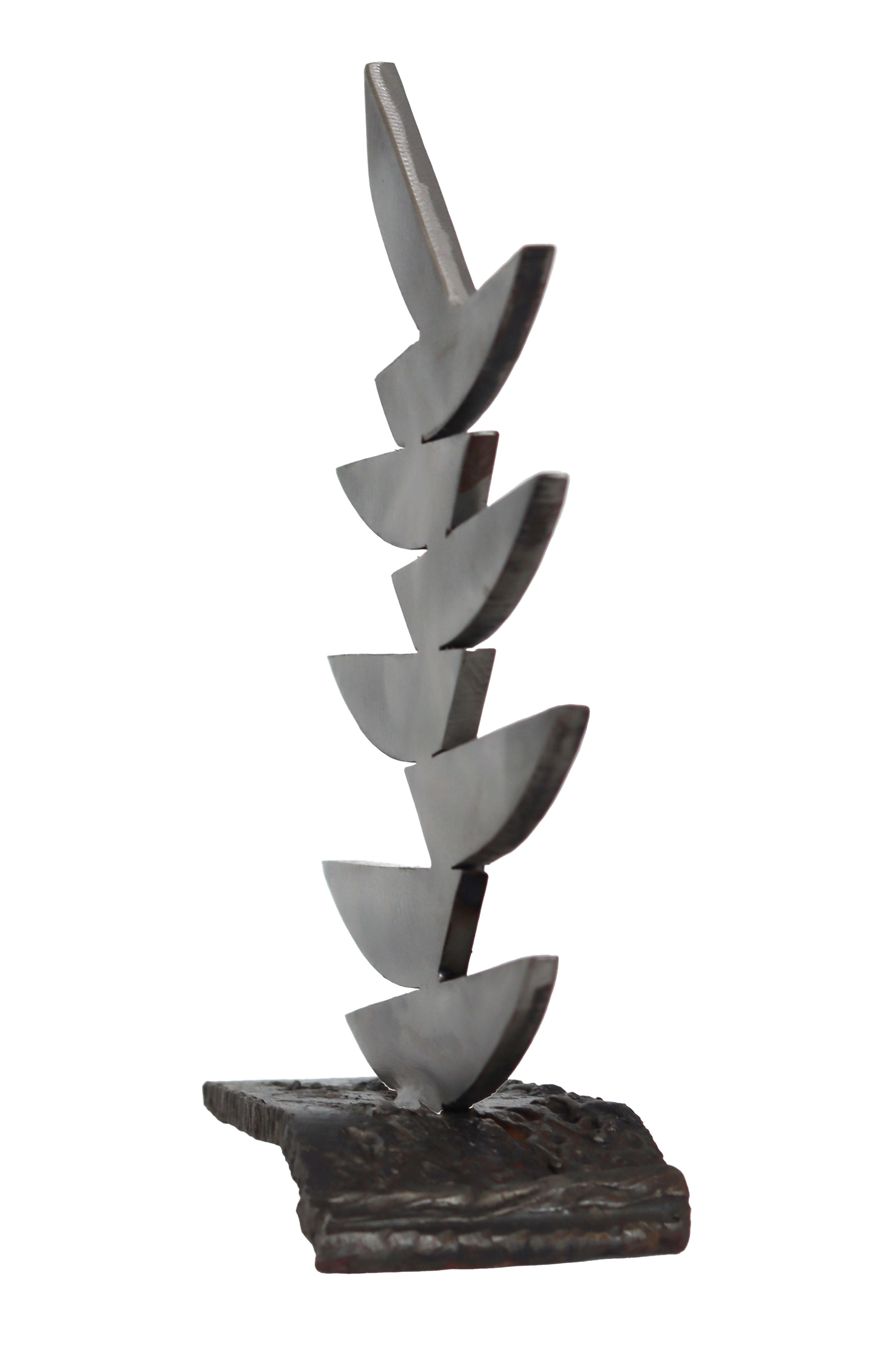 Mares ásperos - Escultura metálica abstracta, original, contemporánea, expresiva y dentada - Abstract Sculpture Gris de Granville Beals