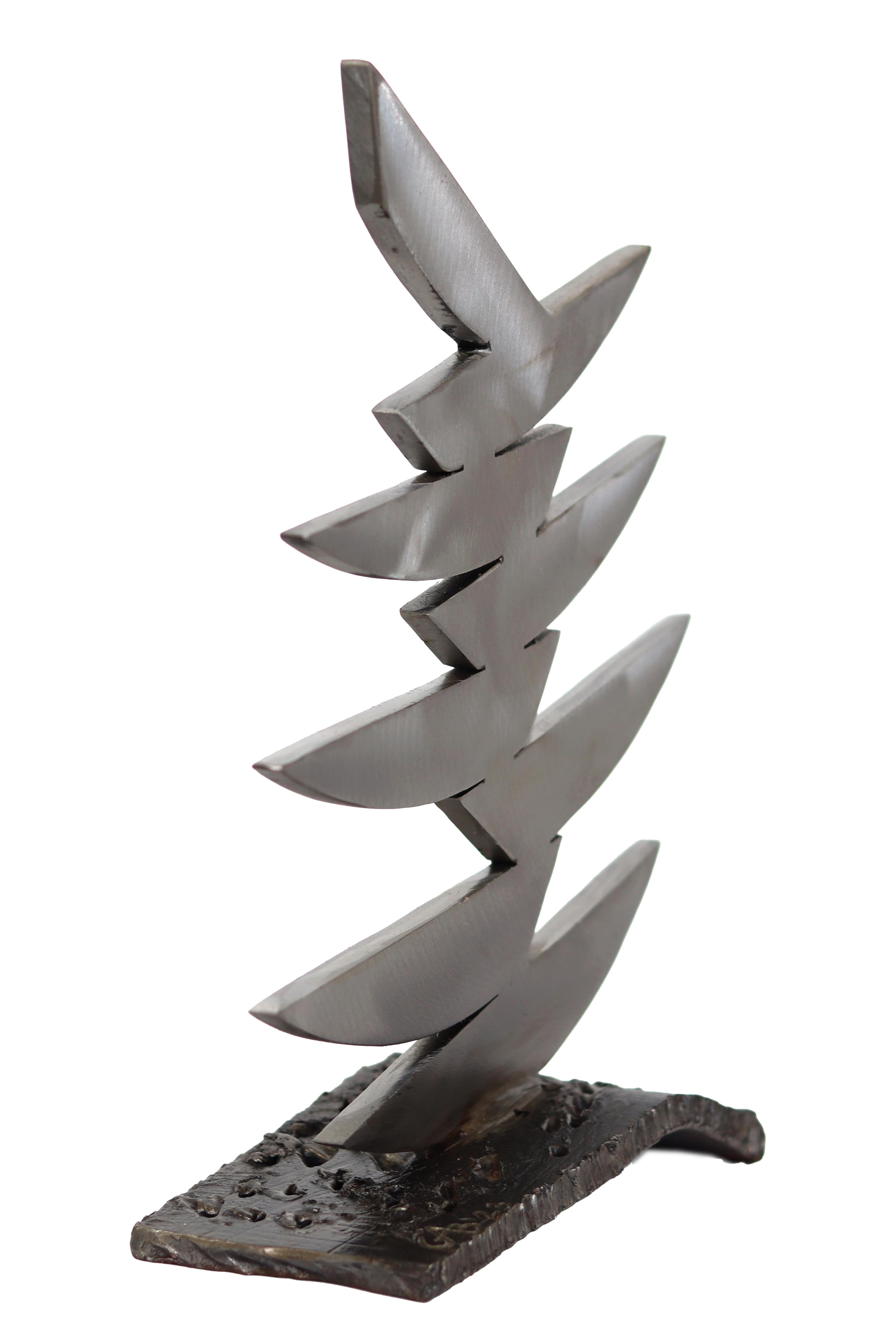Mares ásperos - Escultura metálica abstracta, original, contemporánea, expresiva y dentada en venta 3