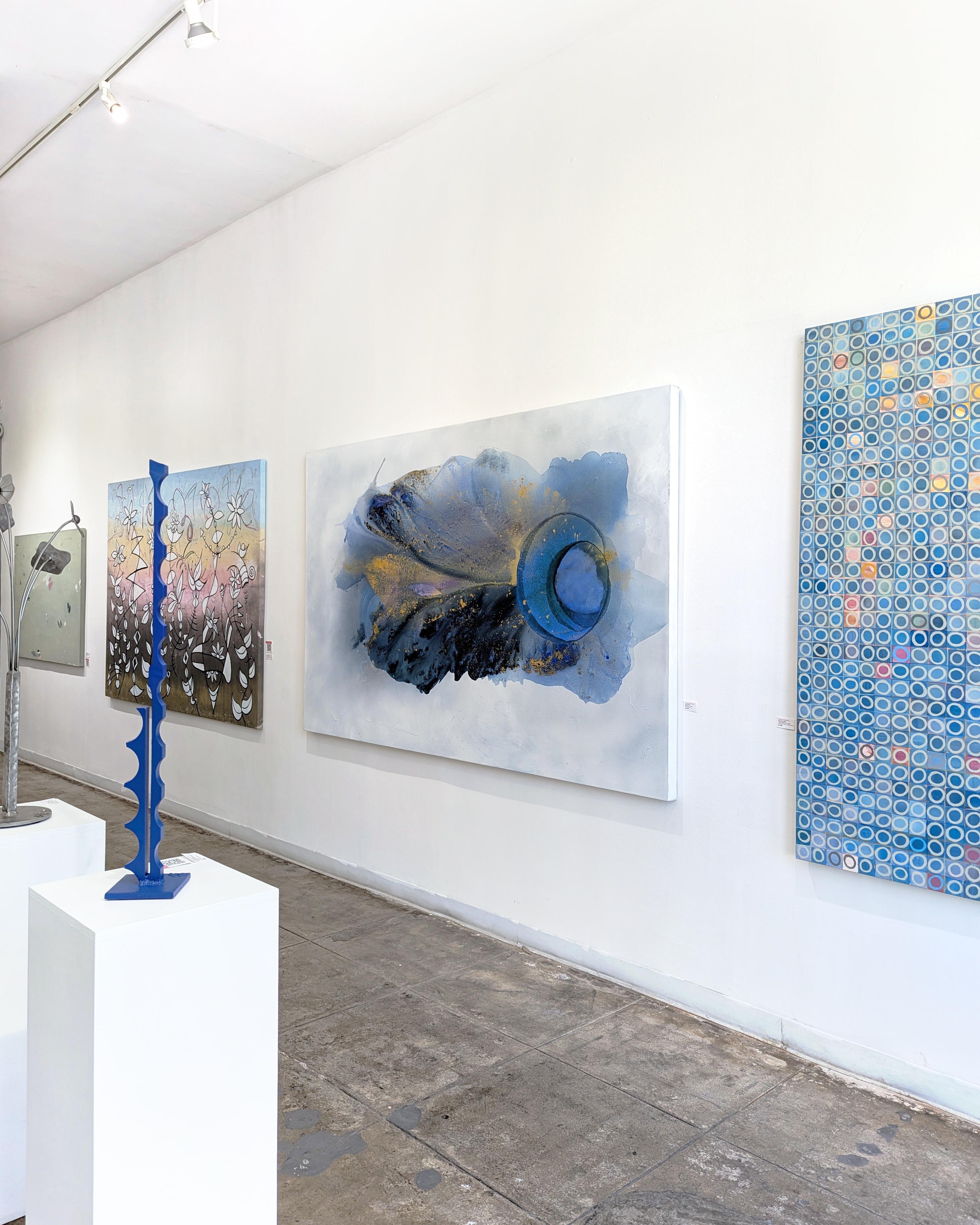 The Long and the Short of It  -  Sculpture moderne en acier bleu organique géométrique en vente 5