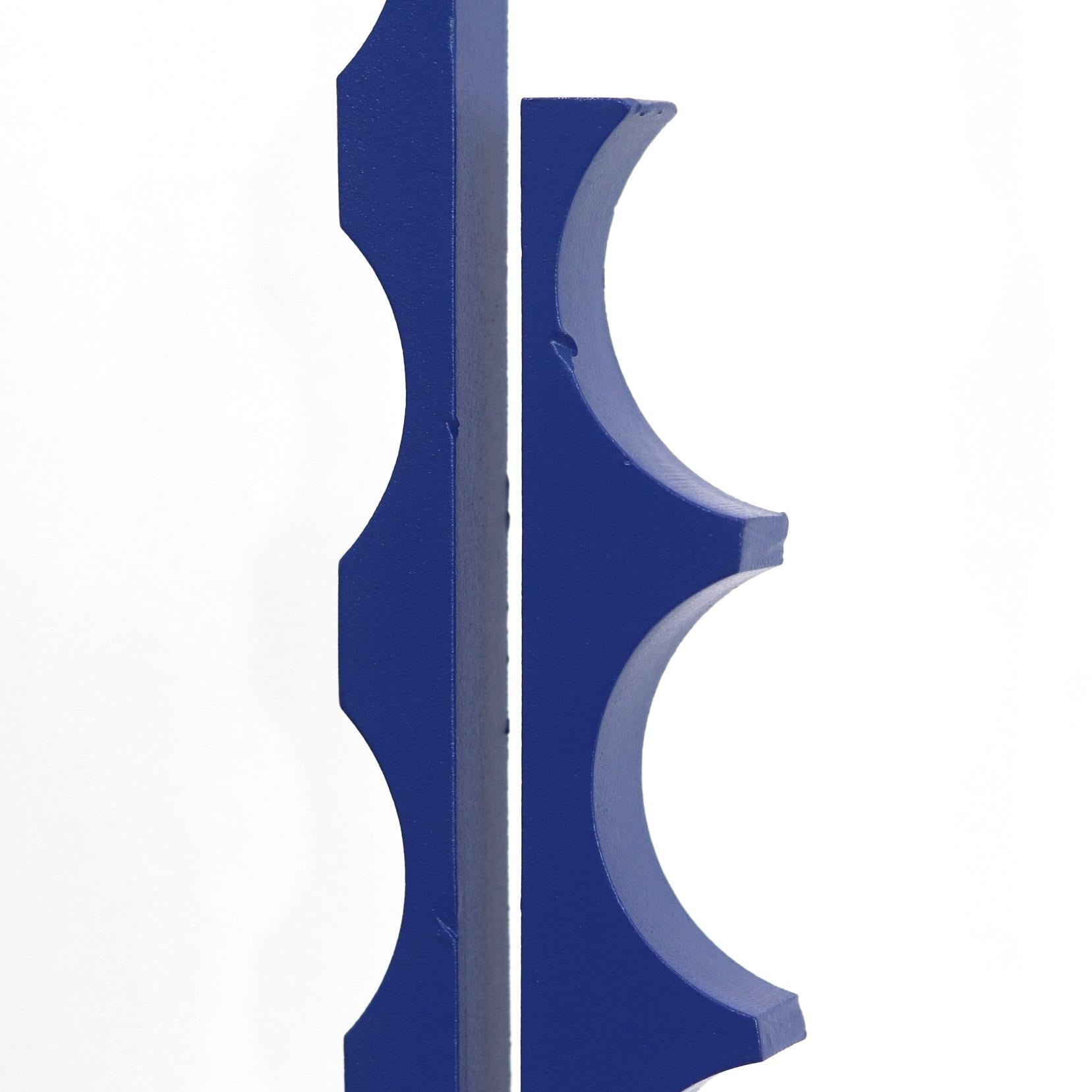 Langes und kurzes davon  -  Moderne blaue organische geometrische Stahlskulptur der Moderne im Angebot 2