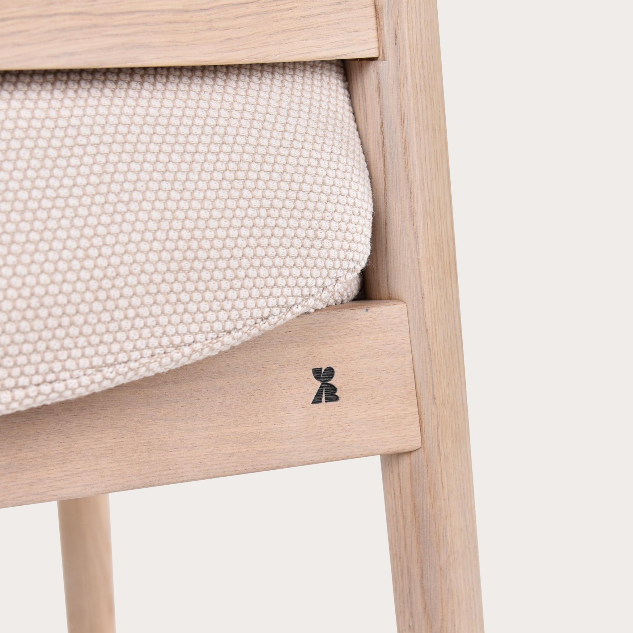 Sillón Granville Bridge de Sebastian Herkner con estructura de roble macizo en venta 3