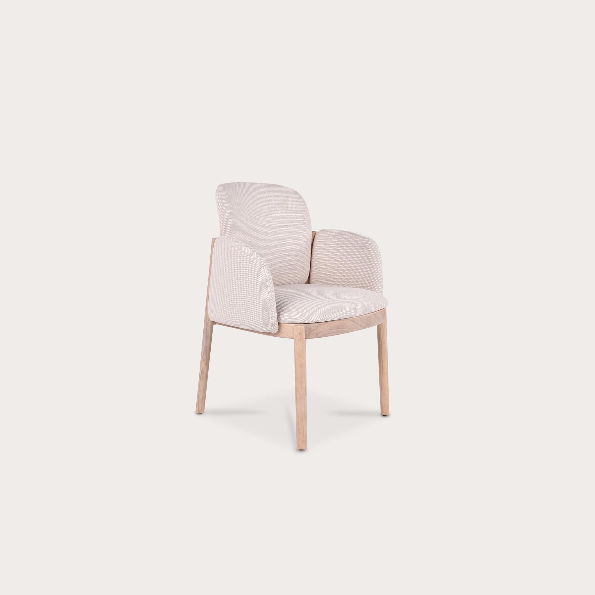 Sillón Granville Bridge de Sebastian Herkner con estructura de roble macizo en Nuevo estado para la venta en Toronto, ON