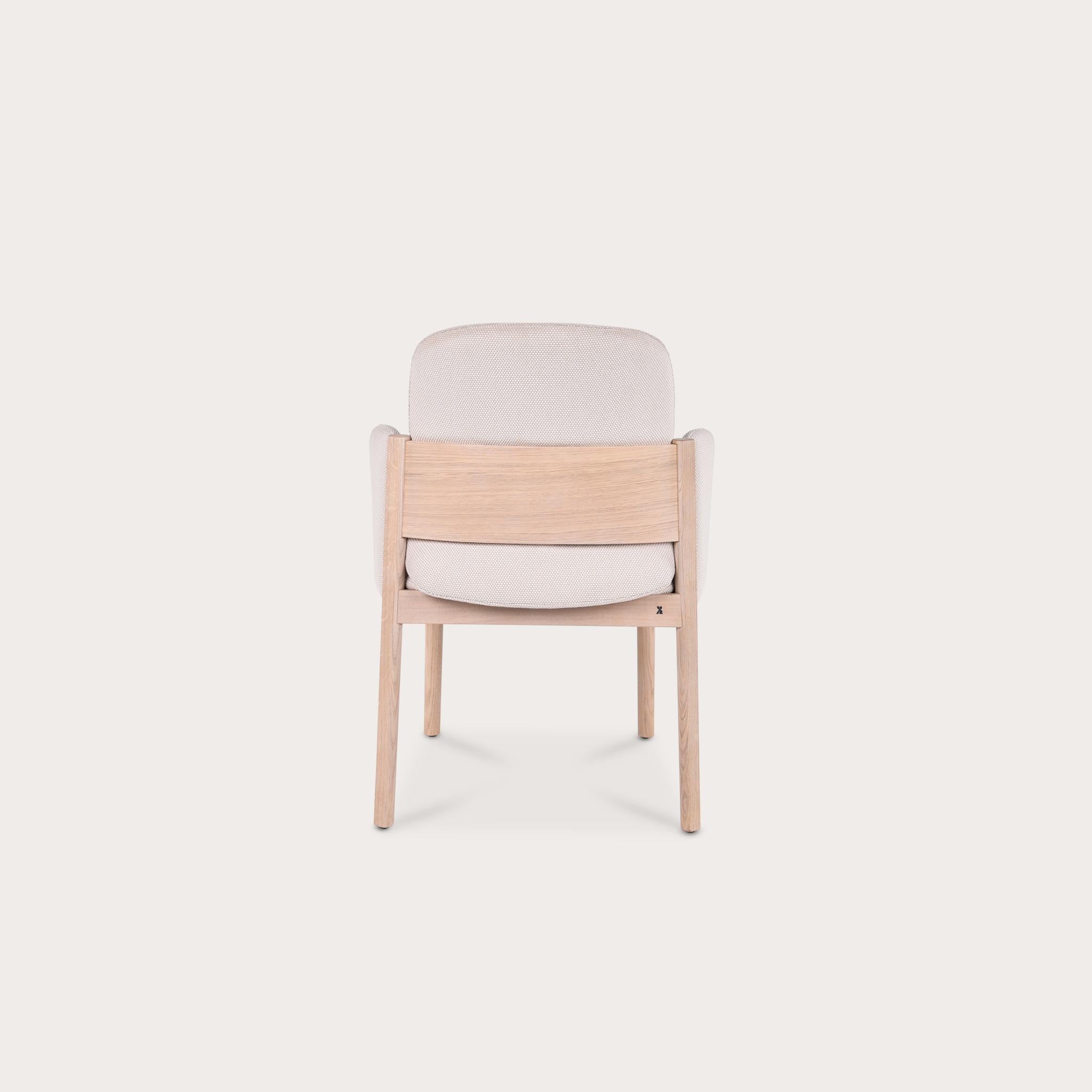 Sillón Granville Bridge de Sebastian Herkner con estructura de roble macizo en venta 1
