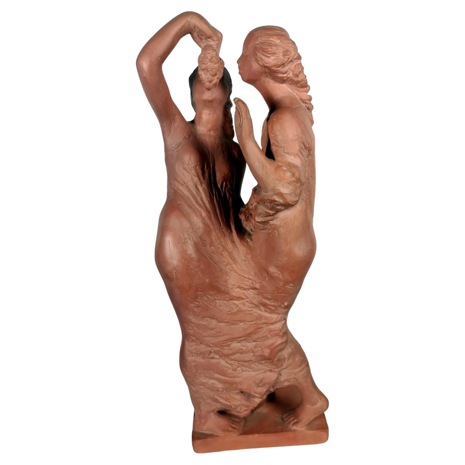 Traubenessende Terrakotta-Skulptur zweier Frauen, 1960er Jahre von Bildhauer Humenyánszky im Angebot