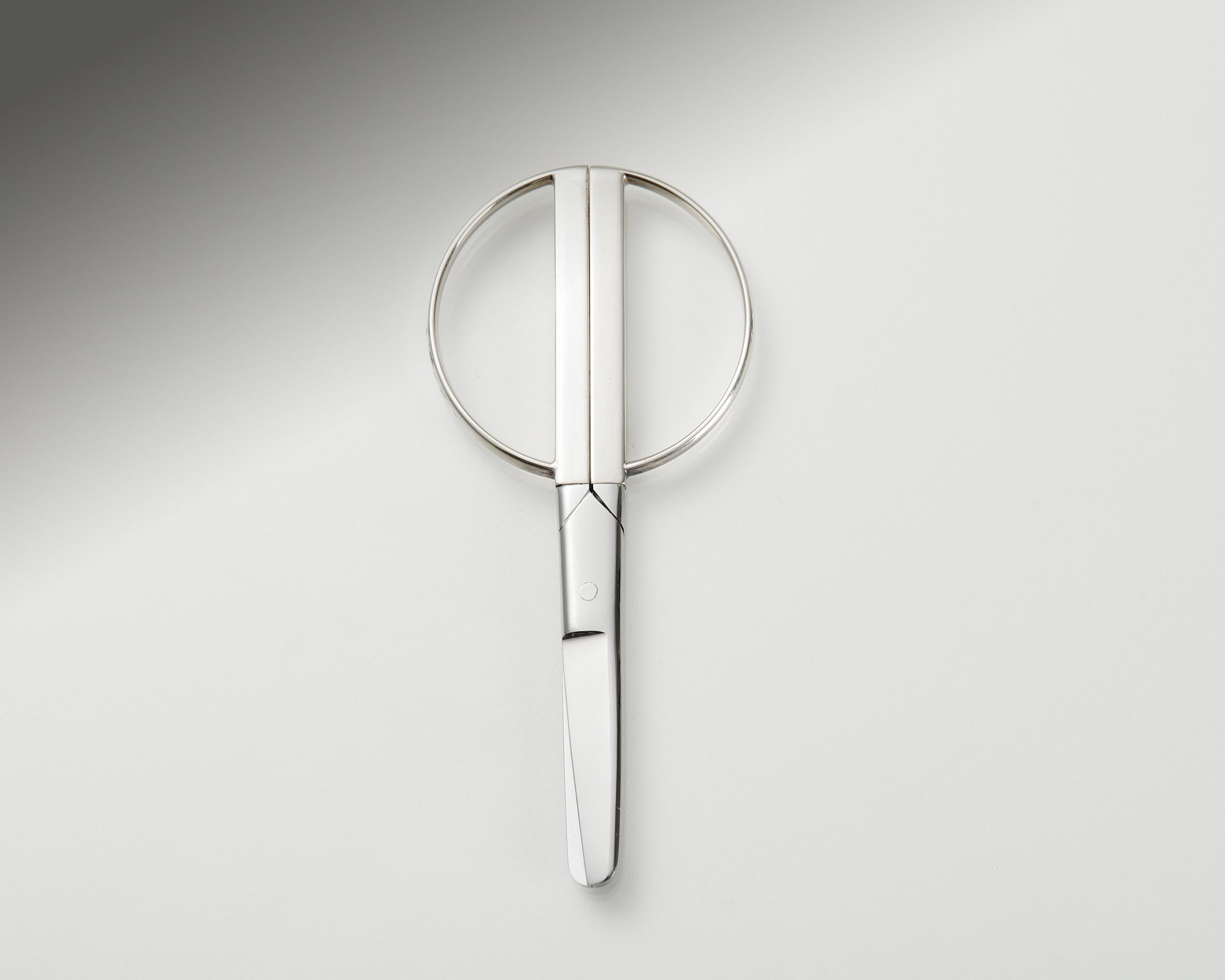 Grape scissors designed by Georg Jensen,
Denmark, 1960s.

Sterling silver.

Stamped.

L: 13 cm
W: 5.5 cm