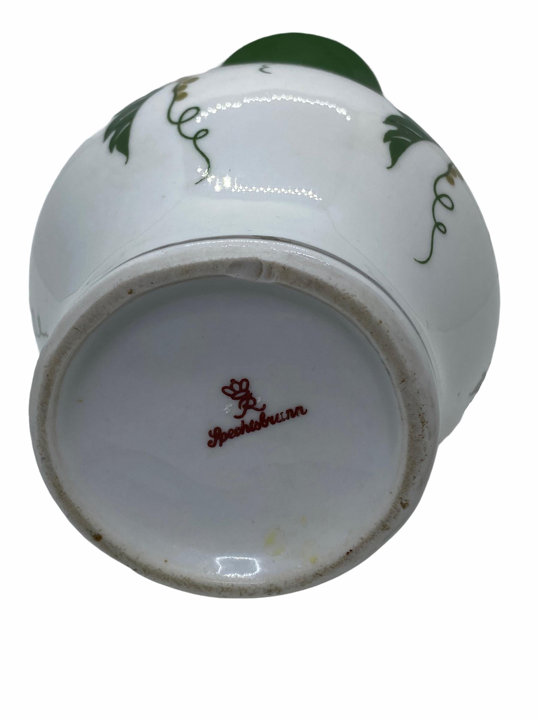 Porcellana Vaso a forma di vitigno di Spechtsbrunn Germany, Germania, anni '50 in vendita