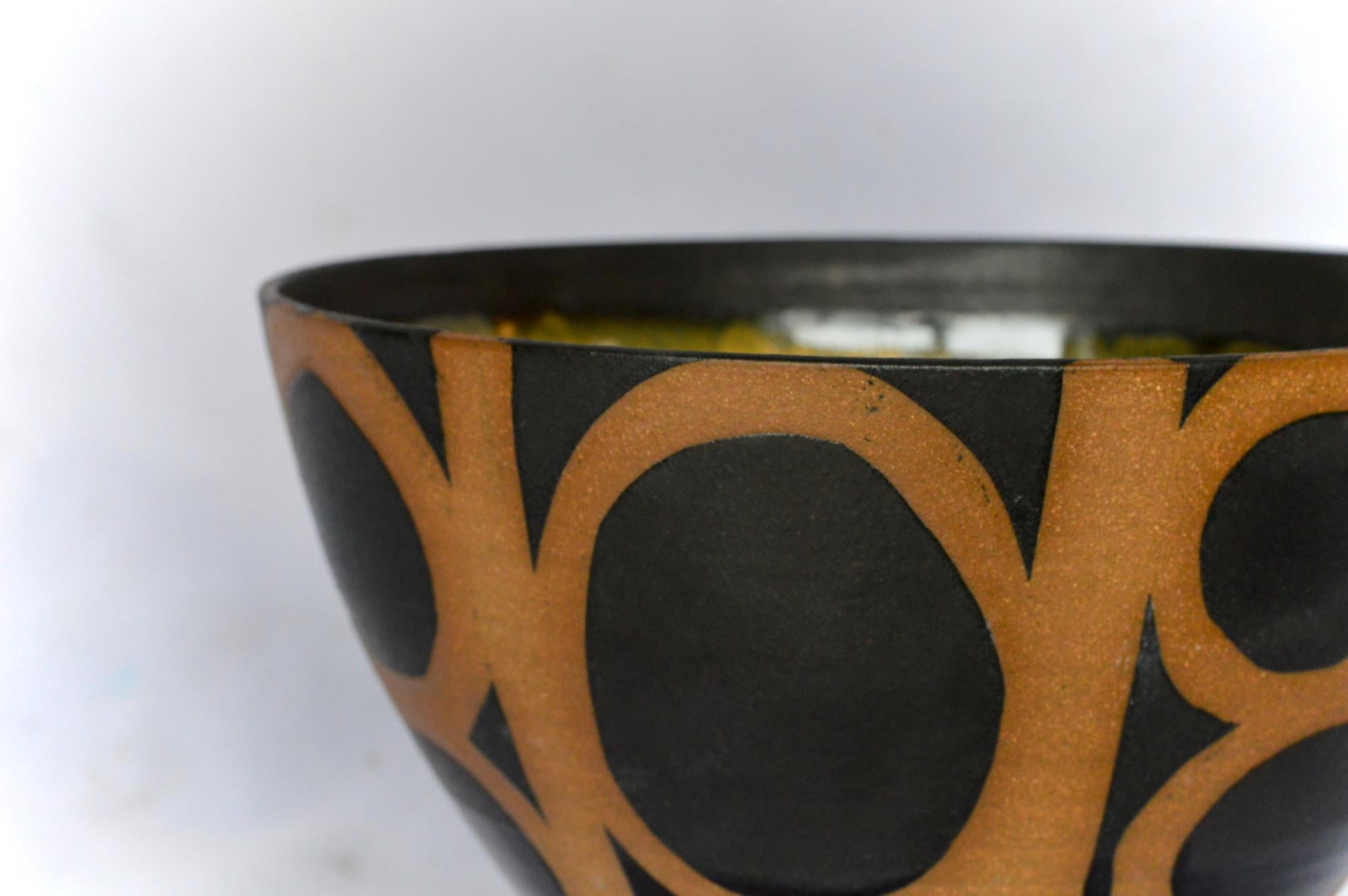 American Graphic Ceramic Bowl by Liz Kinder For Sale