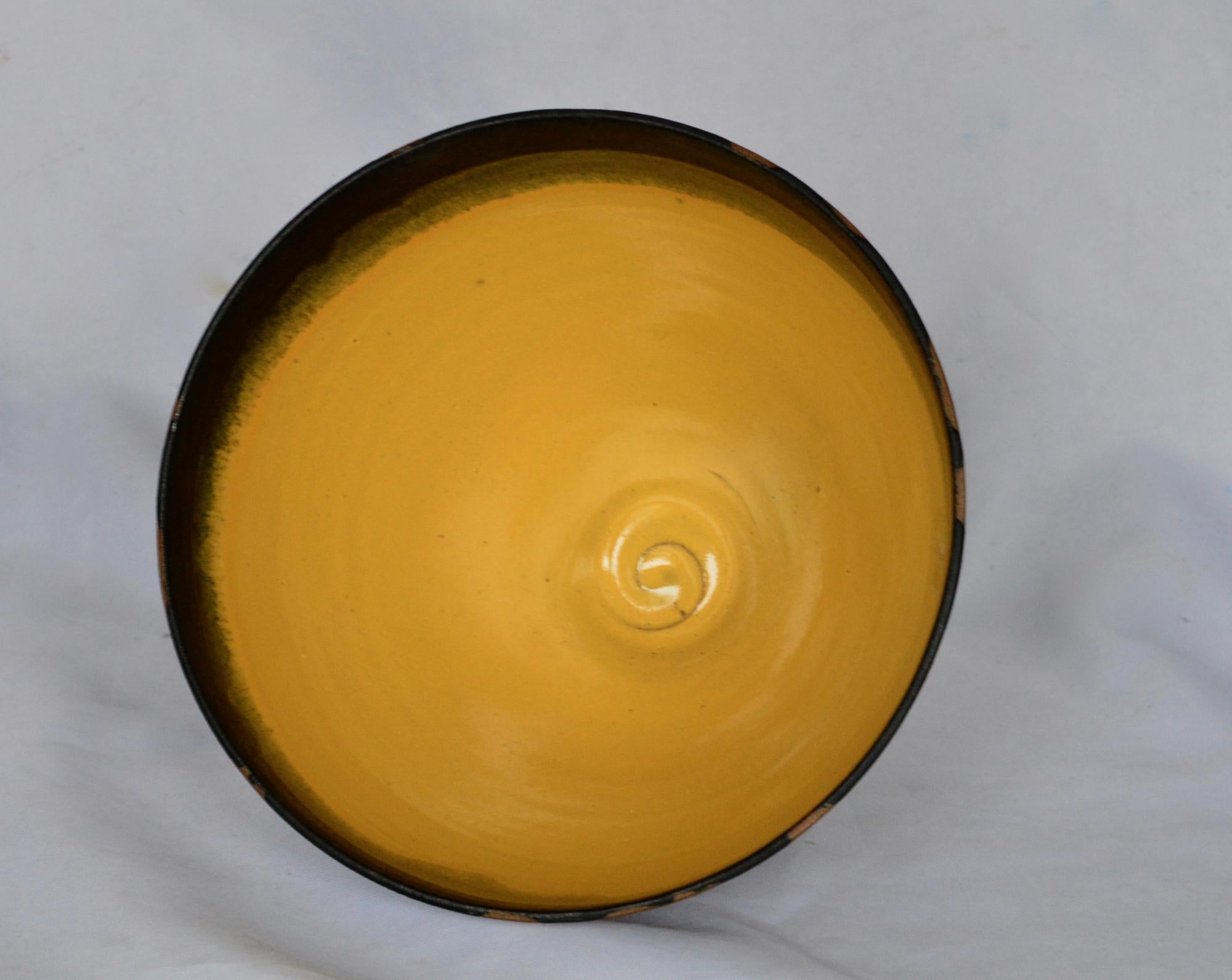 Graphic Ceramic Bowl by Liz Kinder In Good Condition For Sale In Charlottesville, VA