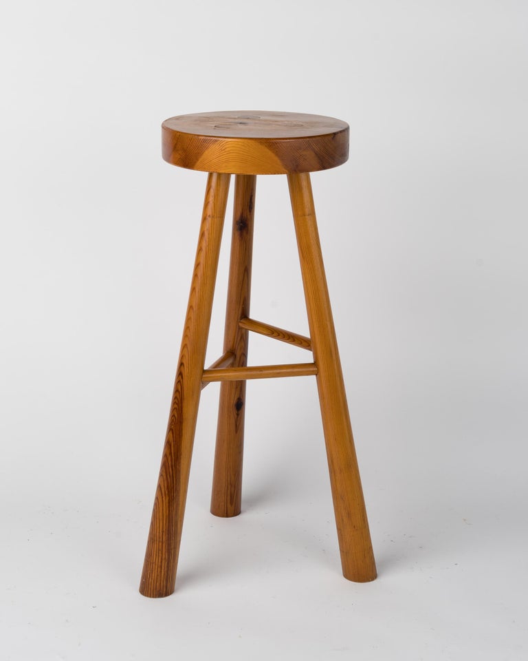Graphic Pine Wood Bar Stool in the Style of Perriand, France, 1970's For Sale at 1stDibs pine
