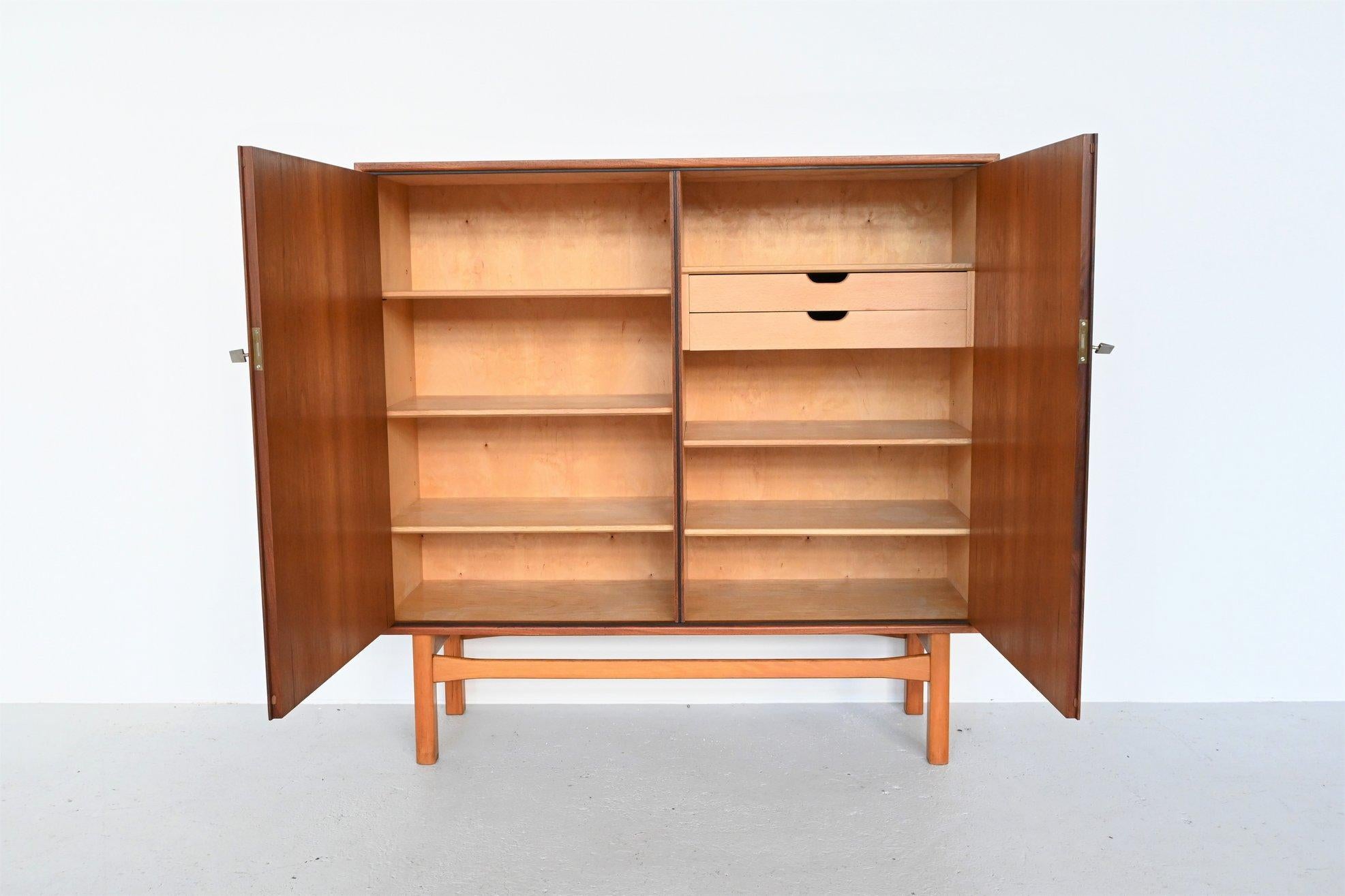 Graphic Scandinavian High Cabinet Teak Wood, Denmark, 1960 In Good Condition In Etten-Leur, NL