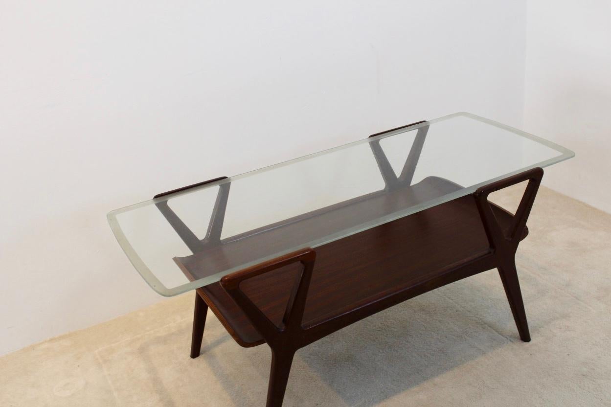 Graphic Scandinavian Teak Coffee Table with Glass Top, 1960s In Good Condition For Sale In Voorburg, NL