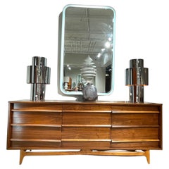 Commode graphique en noyer suédois