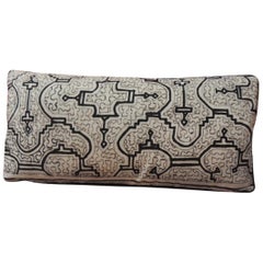 Graphic Tribal White and Black Peruvian Decorative Pillow