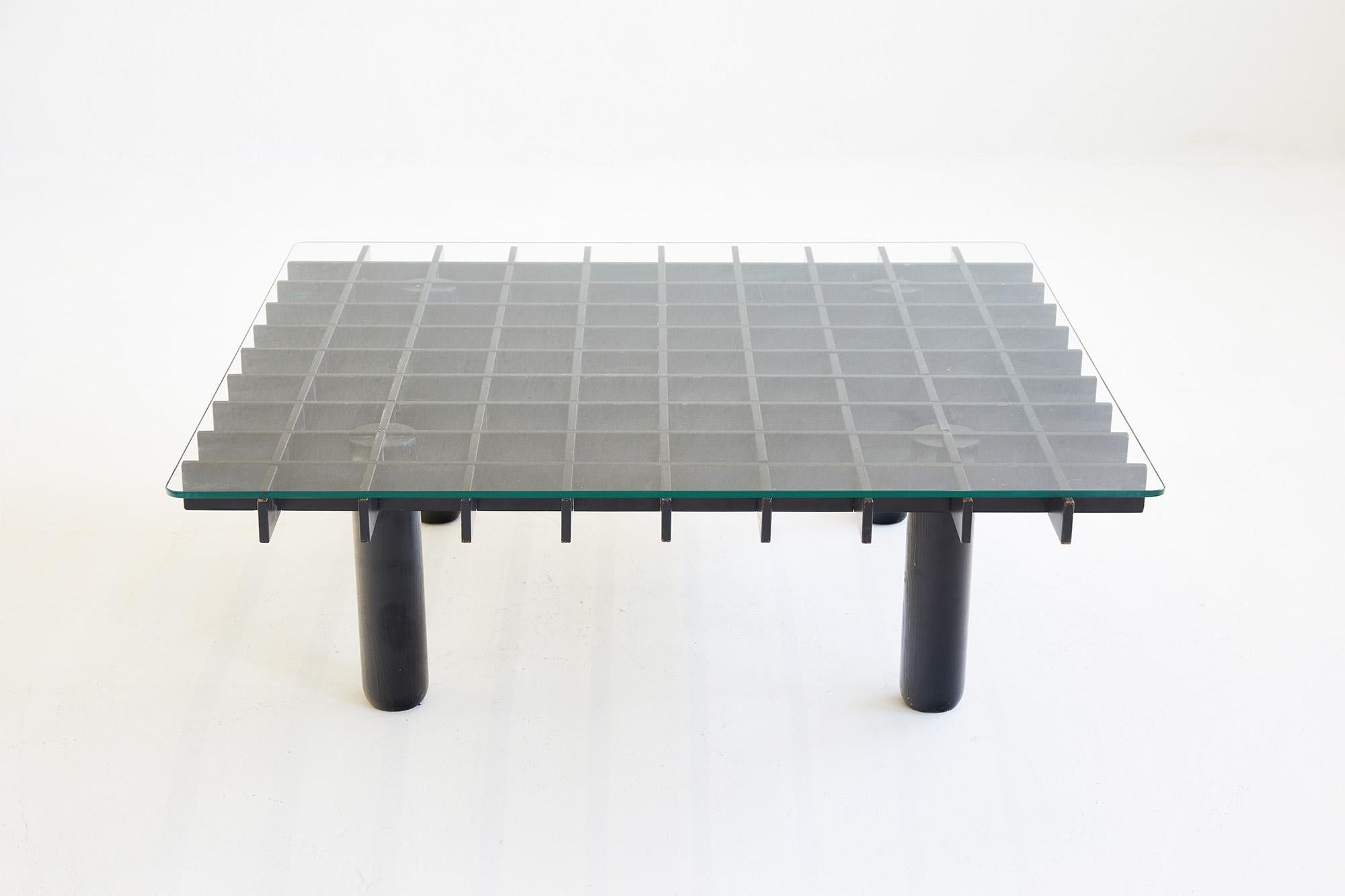 Mid-Century Modern Graphic wooden coffee table in the manner of Gianfranco Frattini For Sale