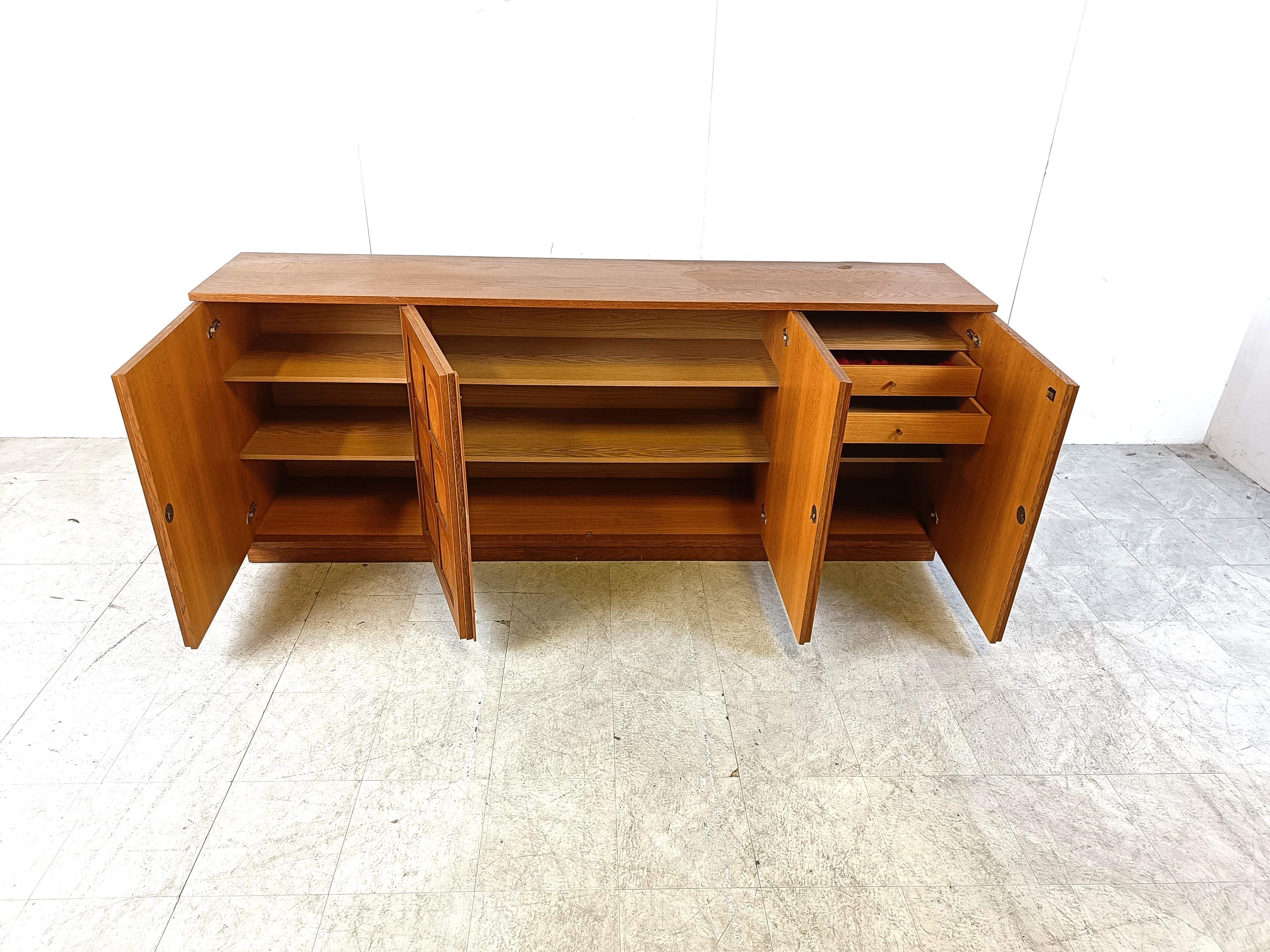 Graphical brutalist credenza, 1970s 5
