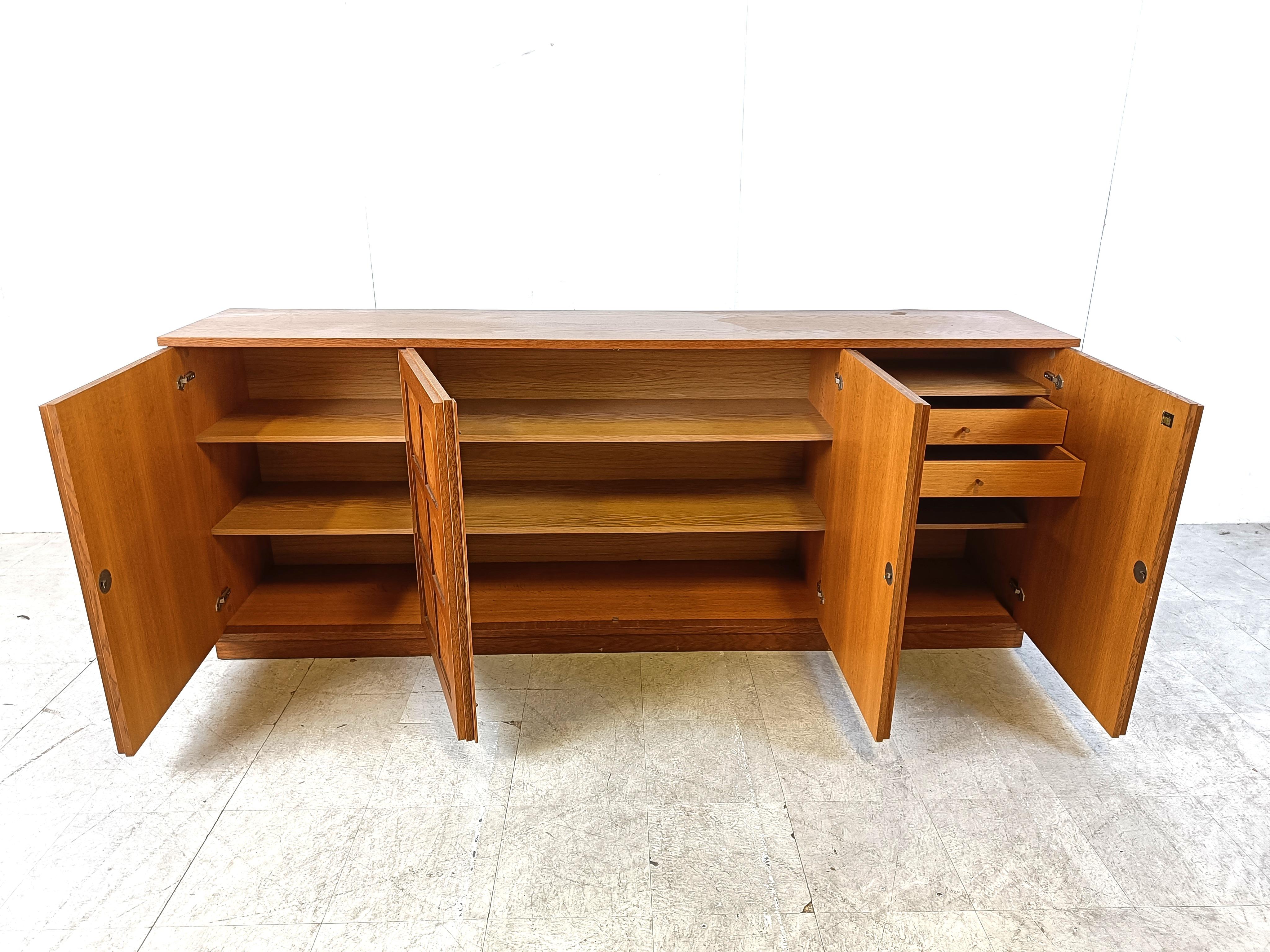 Graphical brutalist credenza, 1970s 6