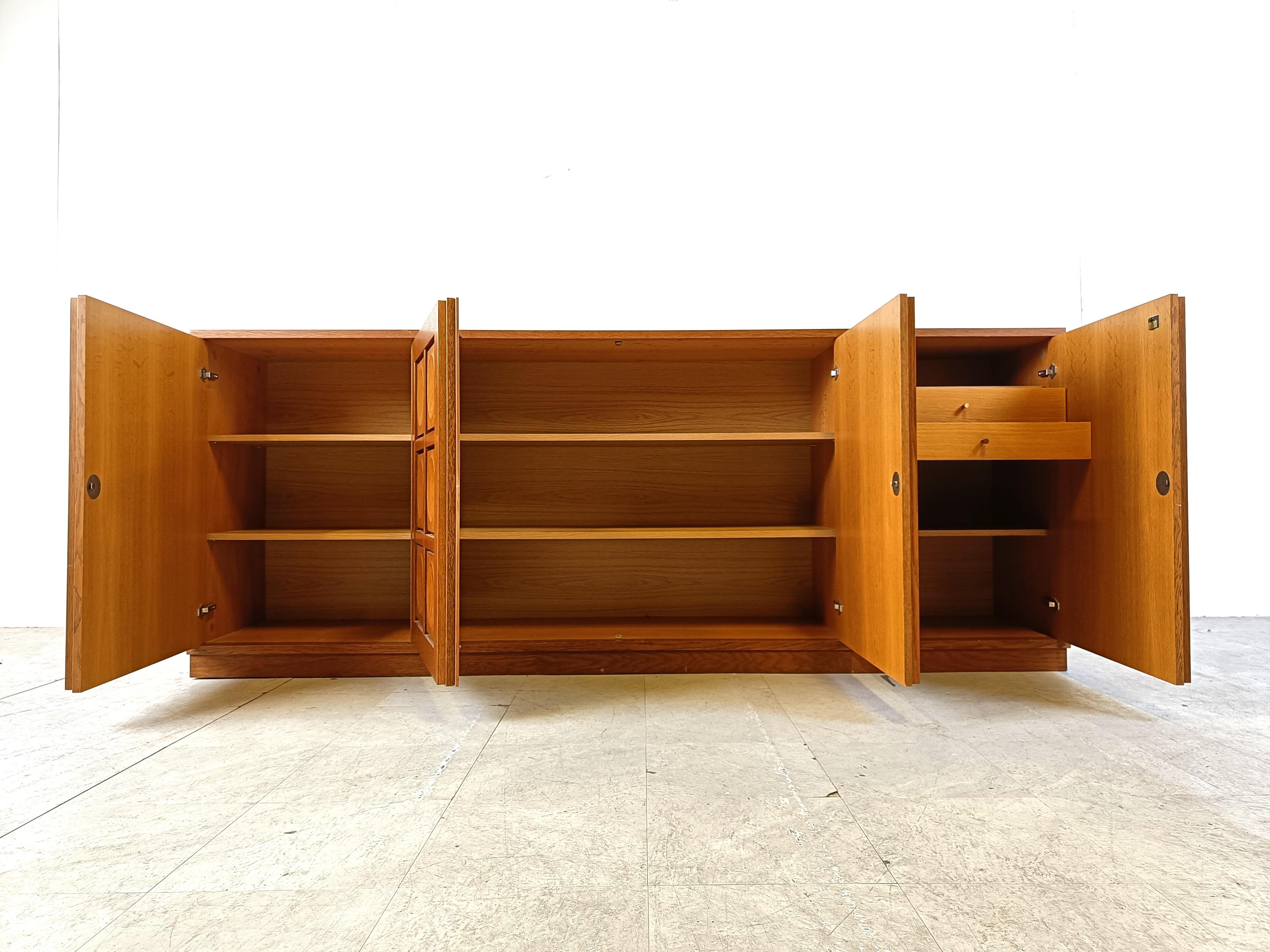 Graphical brutalist credenza, 1970s 7
