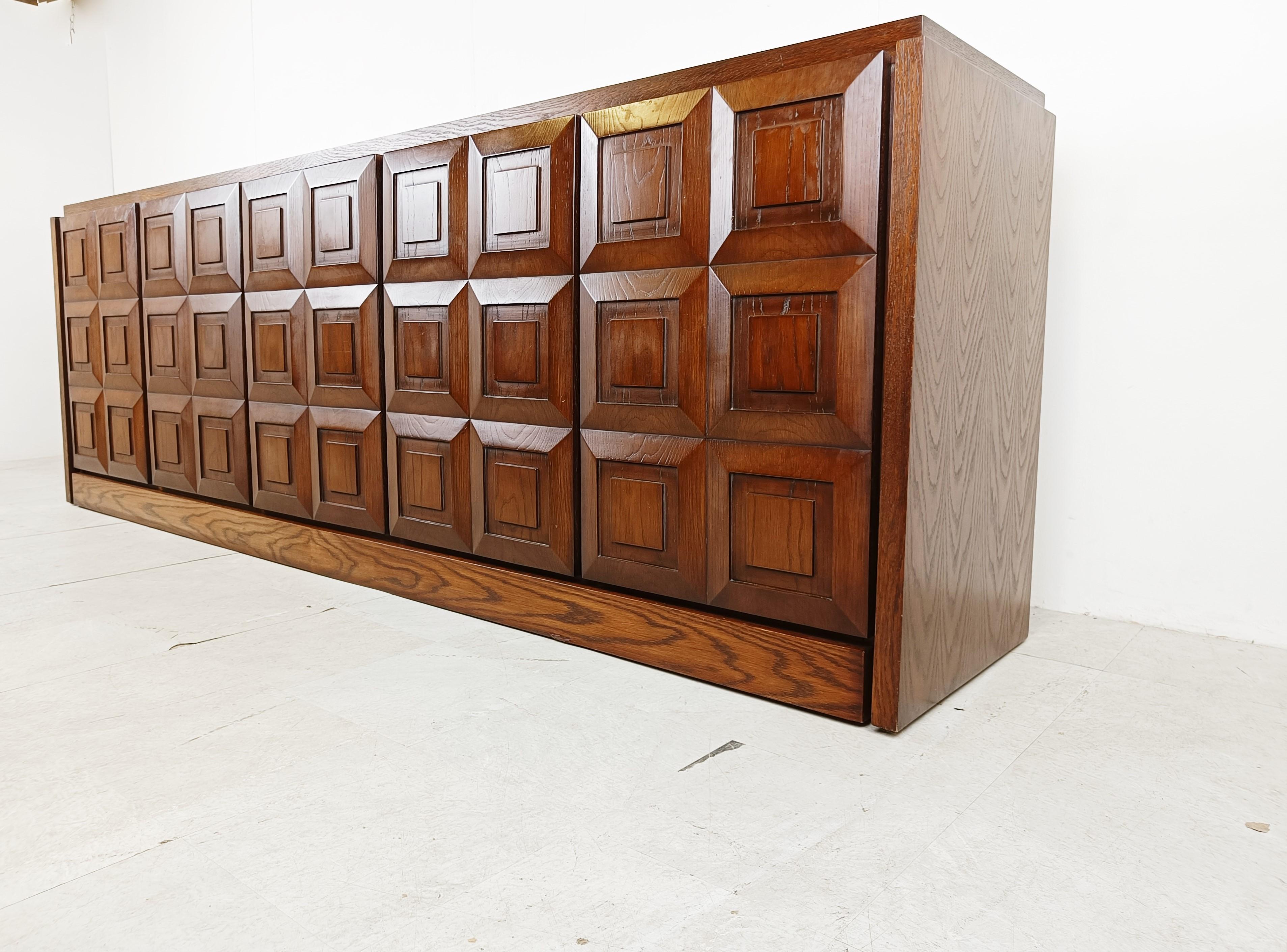 Graphical brutalist credenza, 1970s In Good Condition In Leuven, Vlaams Gewest
