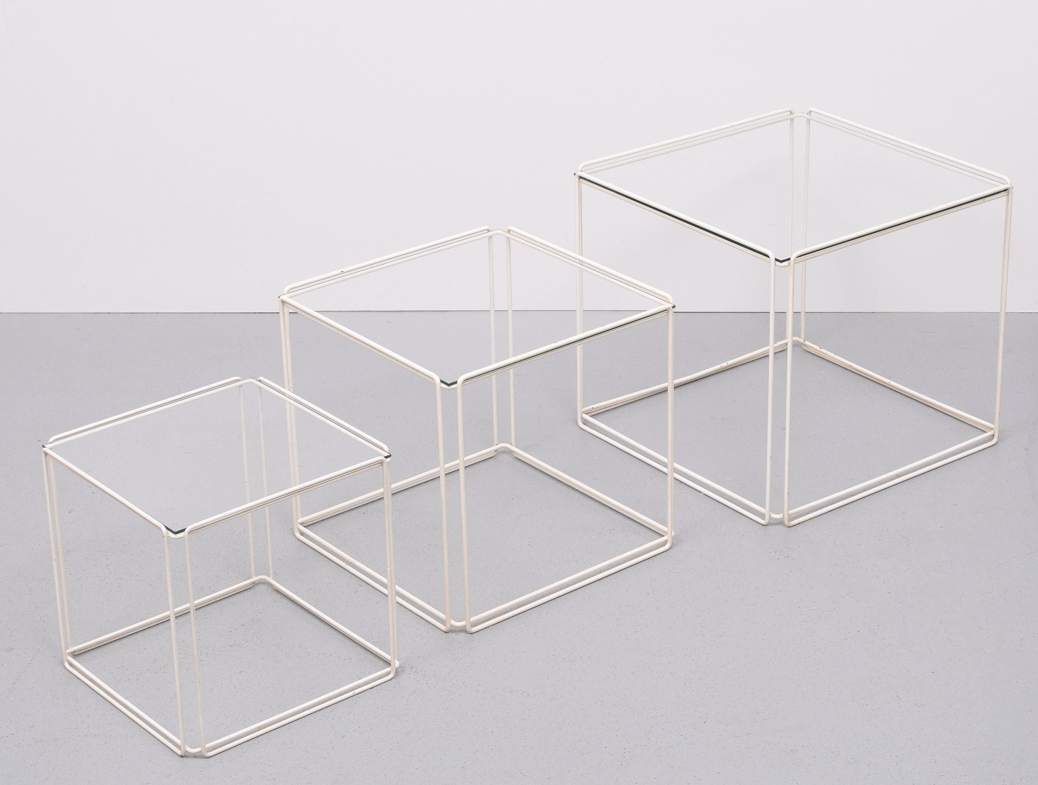 Graphical ''Isocele''  Nesting Tables by Max Sauze   1970s  France In Good Condition For Sale In Den Haag, NL