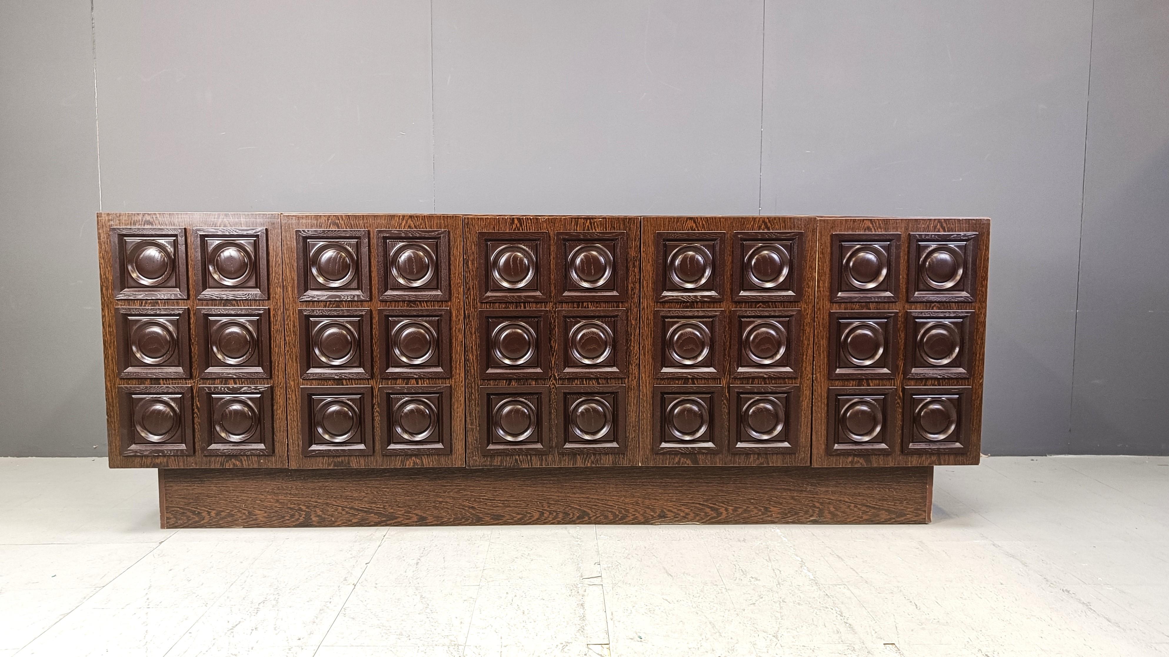 Grafische Wengé-Credenza im Brutalismus, 1970er Jahre im Zustand „Gut“ im Angebot in Leuven, Vlaams Gewest
