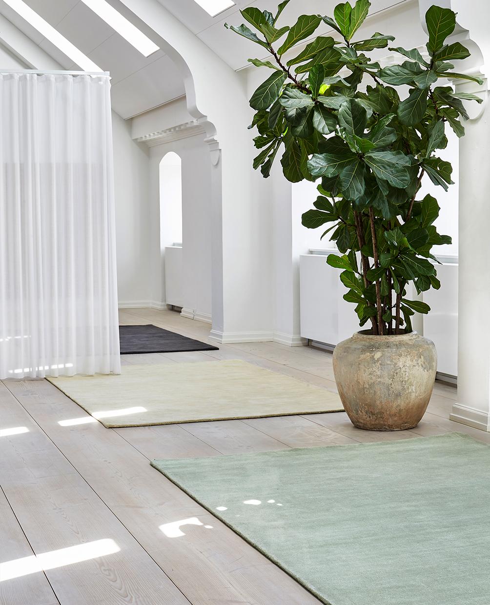 Graphite RePeat Carpet by Massimo Copenhagen In New Condition For Sale In Geneve, CH