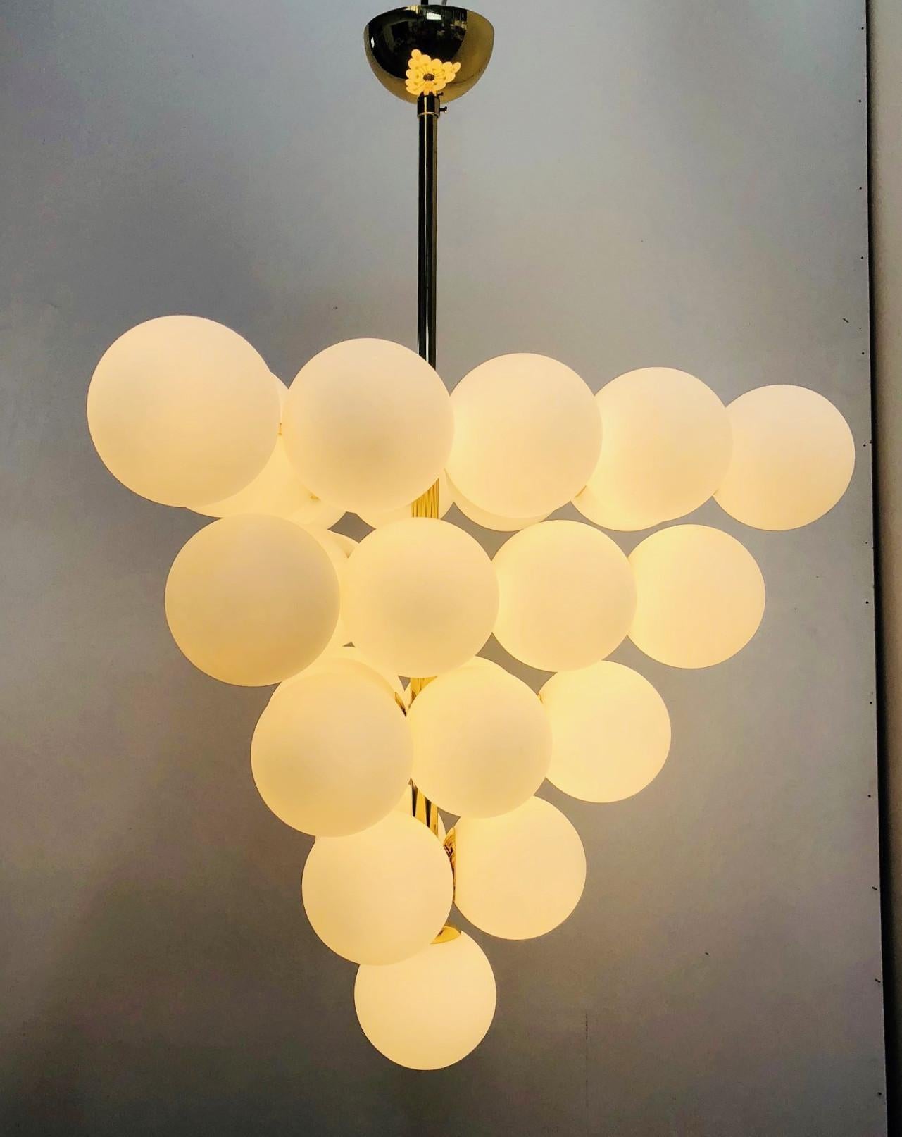 Grappolo Chandelier by Fabio Ltd In New Condition For Sale In Los Angeles, CA