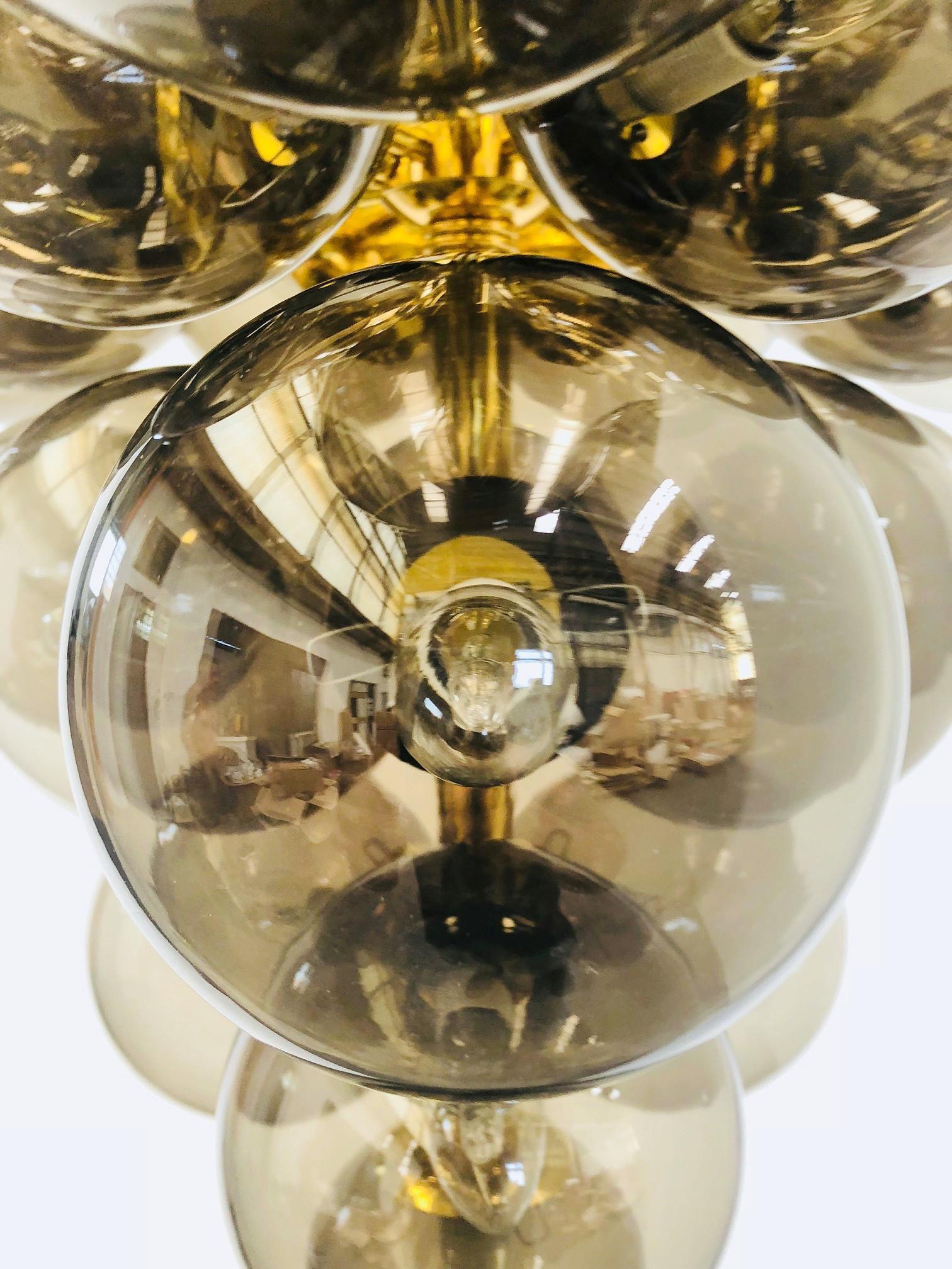 XXI secolo e contemporaneo Lampadario Grappolo di Fabio Ltd in vendita