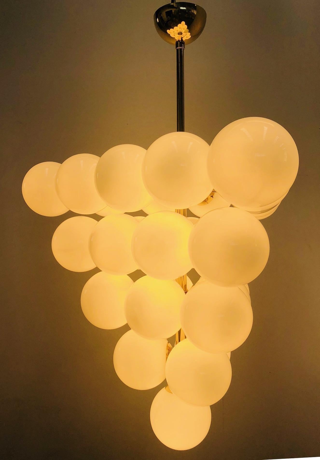 Lampadario Grappolo di Fabio Ltd in vendita 2