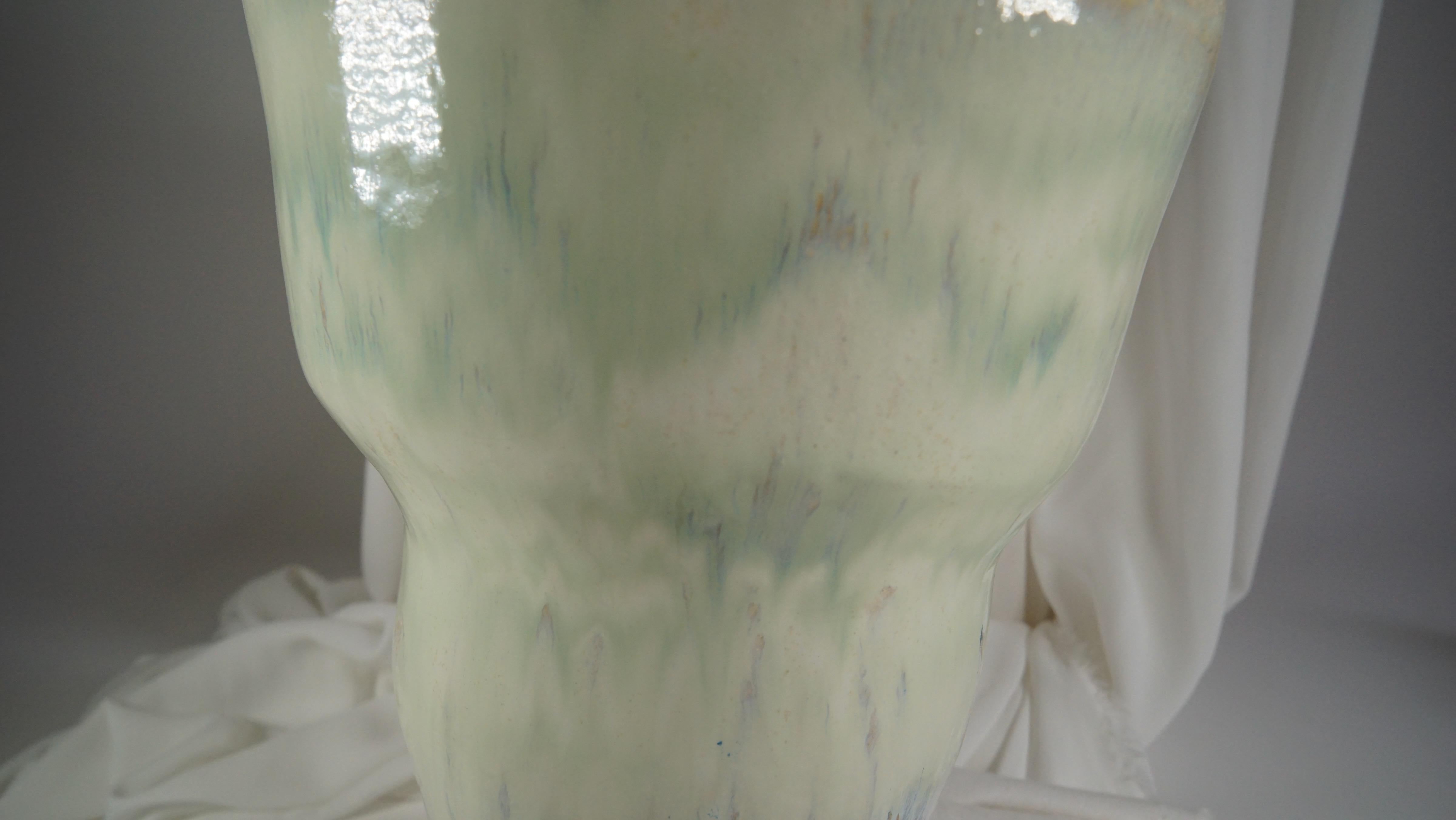 Vaso in gres verde e viola di ispirazione spagnola di Hania Jneid in vendita 4