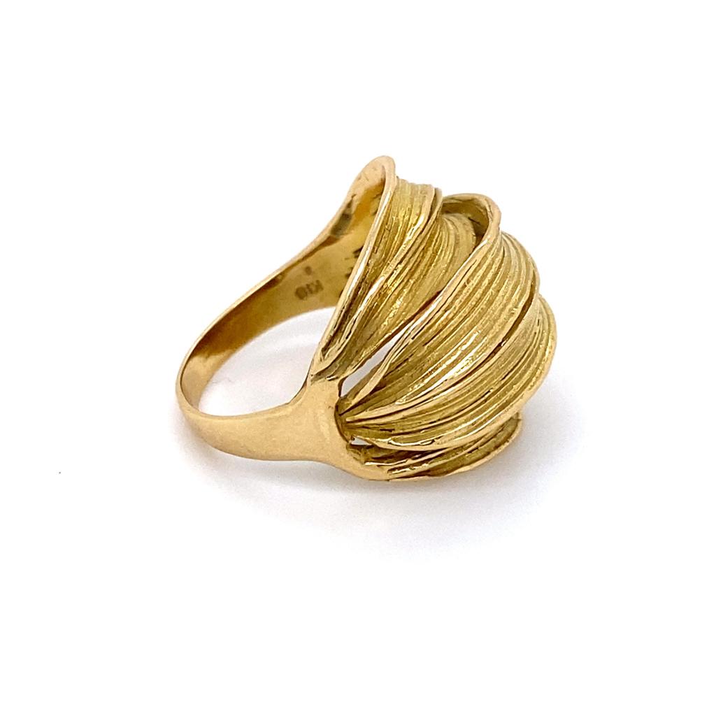 Grass Leaf Dome Ring 18 Karat Yellow Gold, Unique Bold Design In Excellent Condition For Sale In Austin, TX