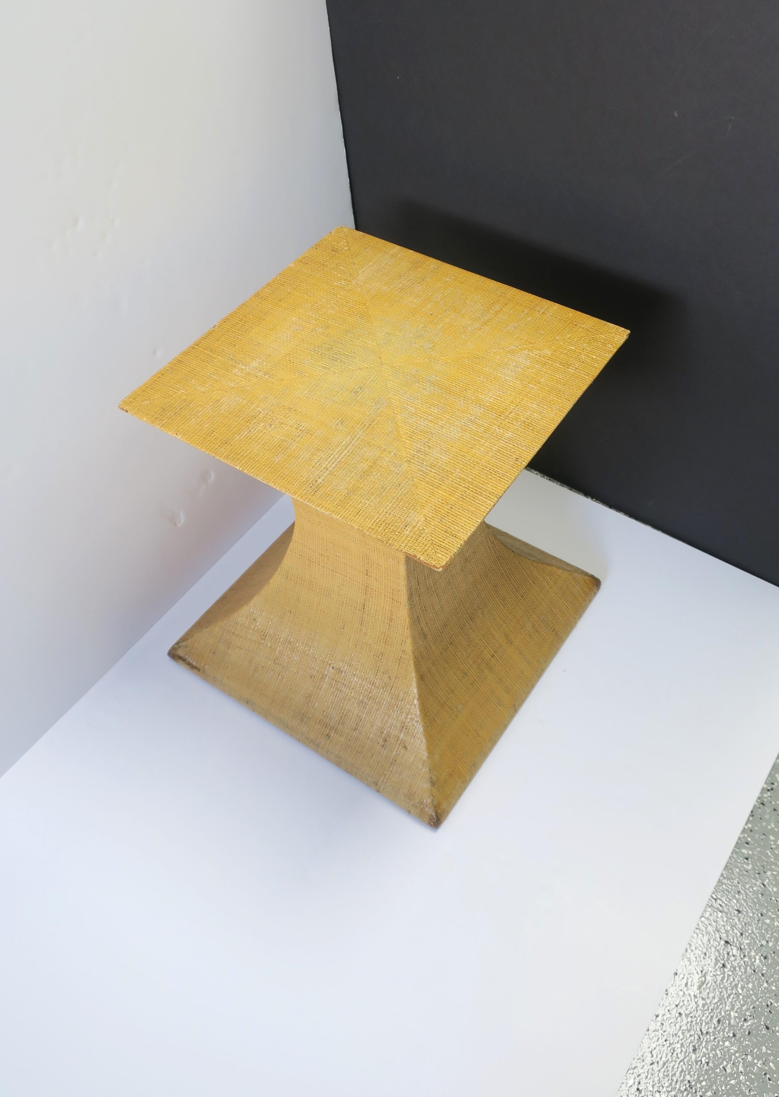 The Pedestal Table en toile d'araignée en vente 5