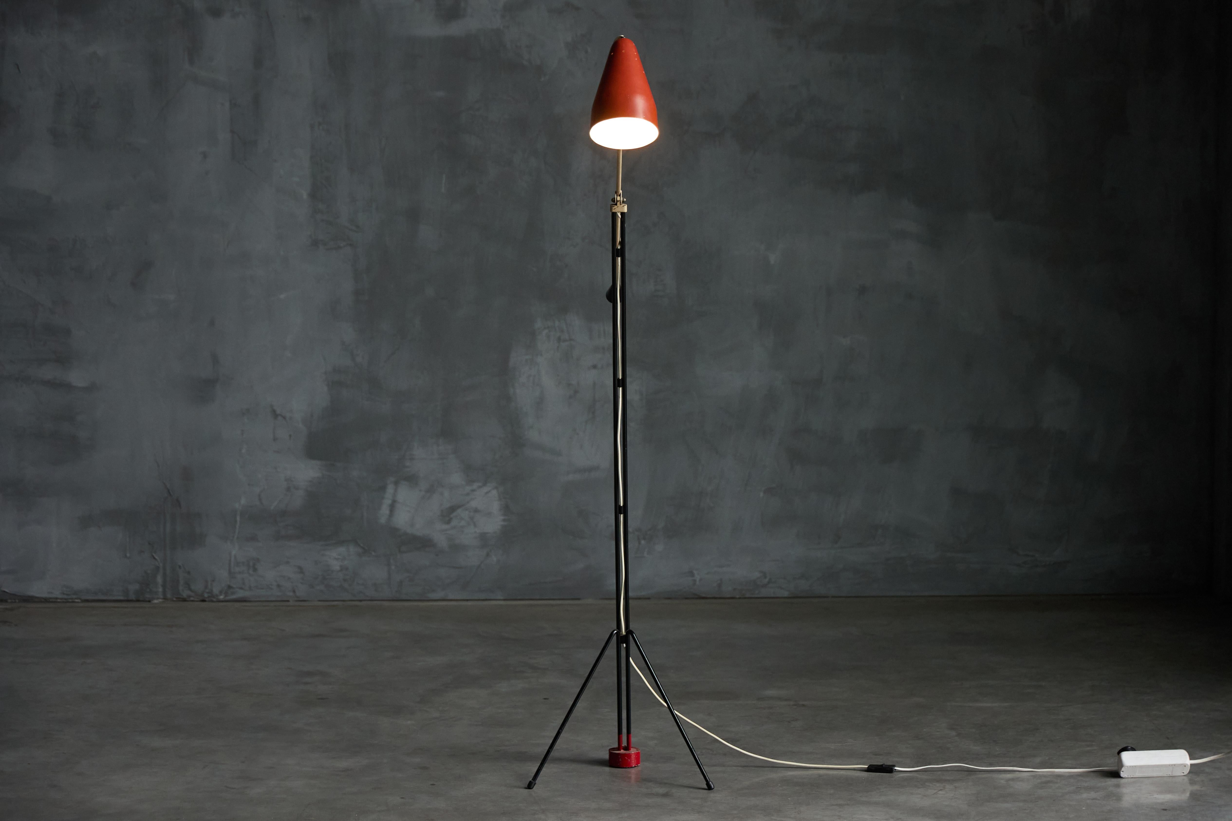 Grasshopper Floor Lamp ‘6320’ by Wim Rietveld for Gispen, Netherlands, 1950s In Good Condition For Sale In Antwerp, BE