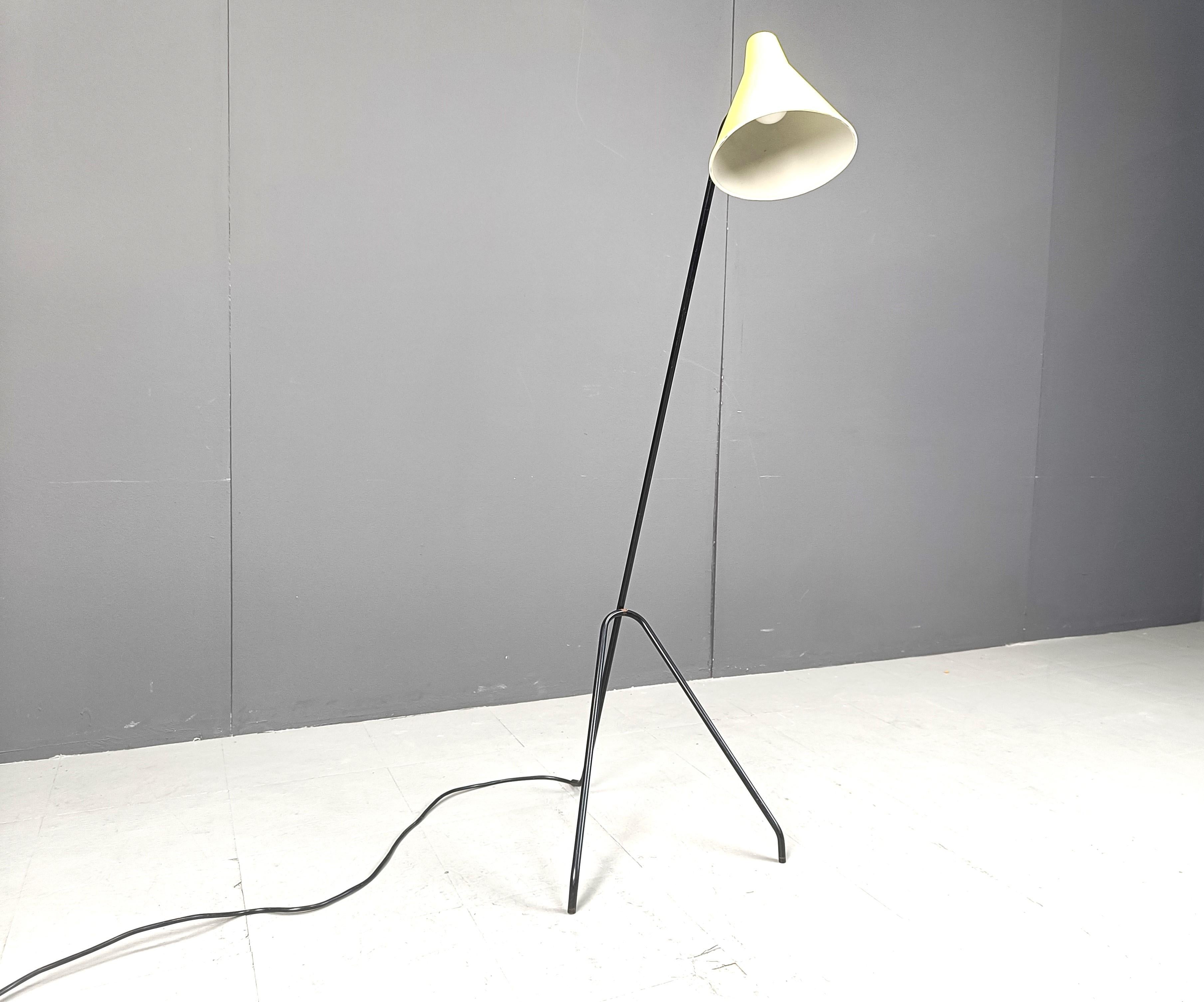 Grasshopper Floor Lamp by Willem Van Doorn, 1960s In Good Condition In Leuven, Vlaams Gewest