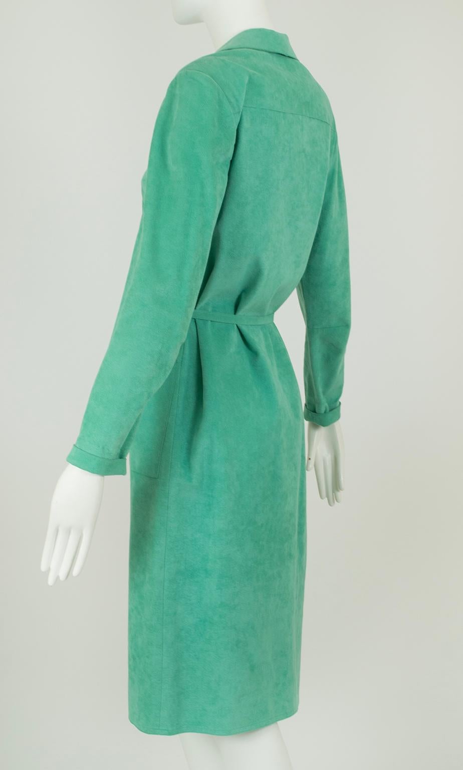 Robe chemise ceinturée en Ultrasuede avec poches plaquées - M, 1970 Pour femmes en vente